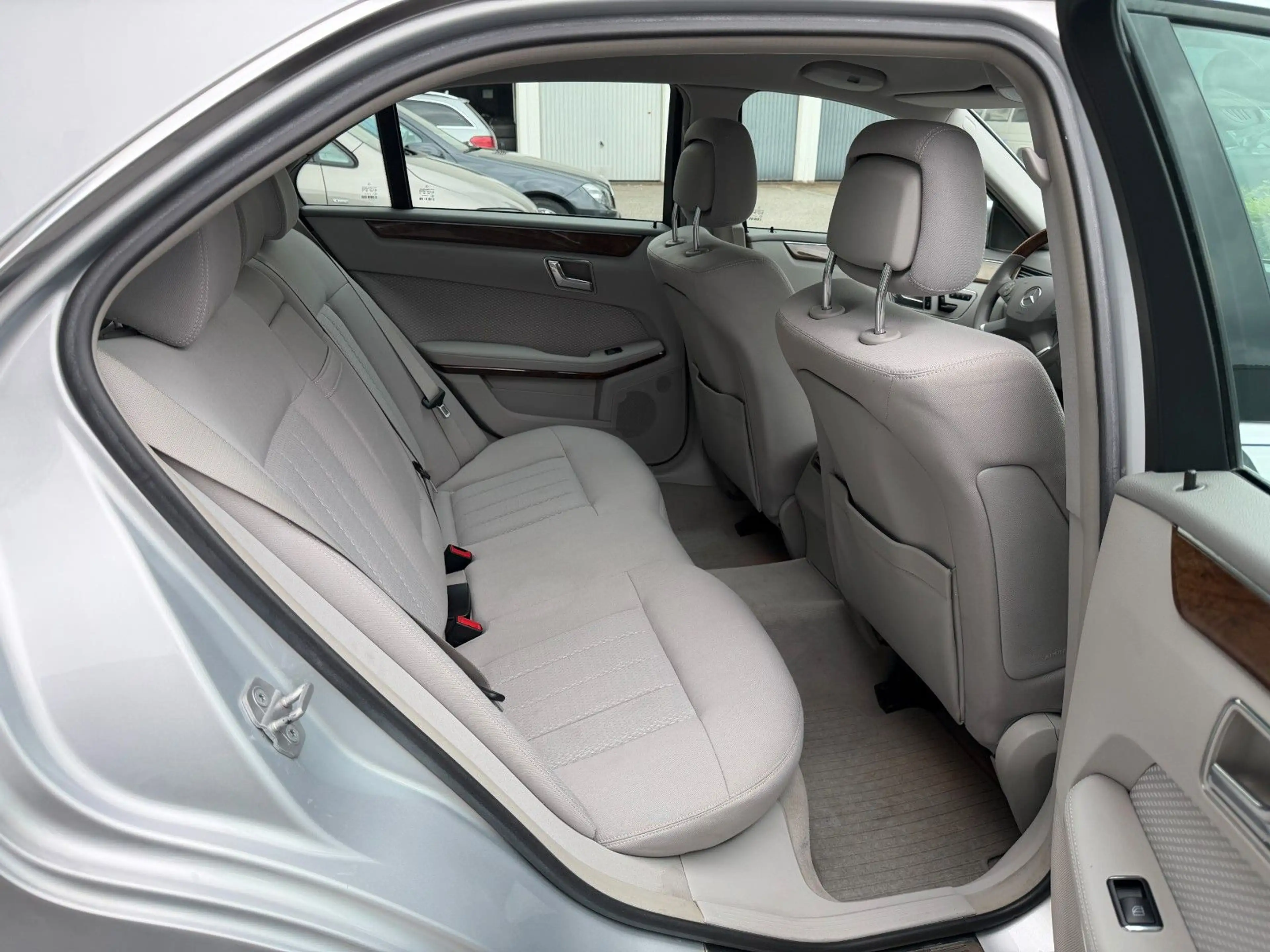 Mercedes-Benz E 350 CDI Xenon/Navi/Memory/Holzlenkrad/2.Hand — photo 15