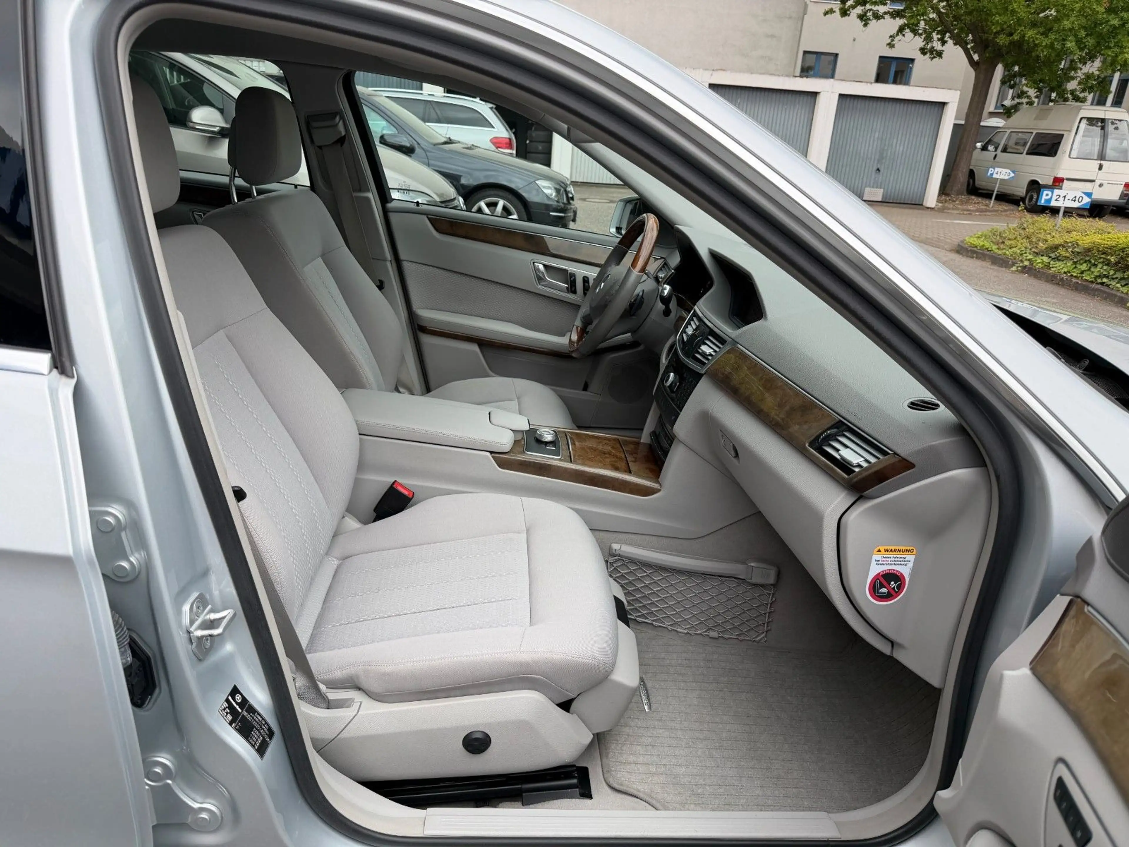 Mercedes-Benz E 350 CDI Xenon/Navi/Memory/Holzlenkrad/2.Hand — photo 14