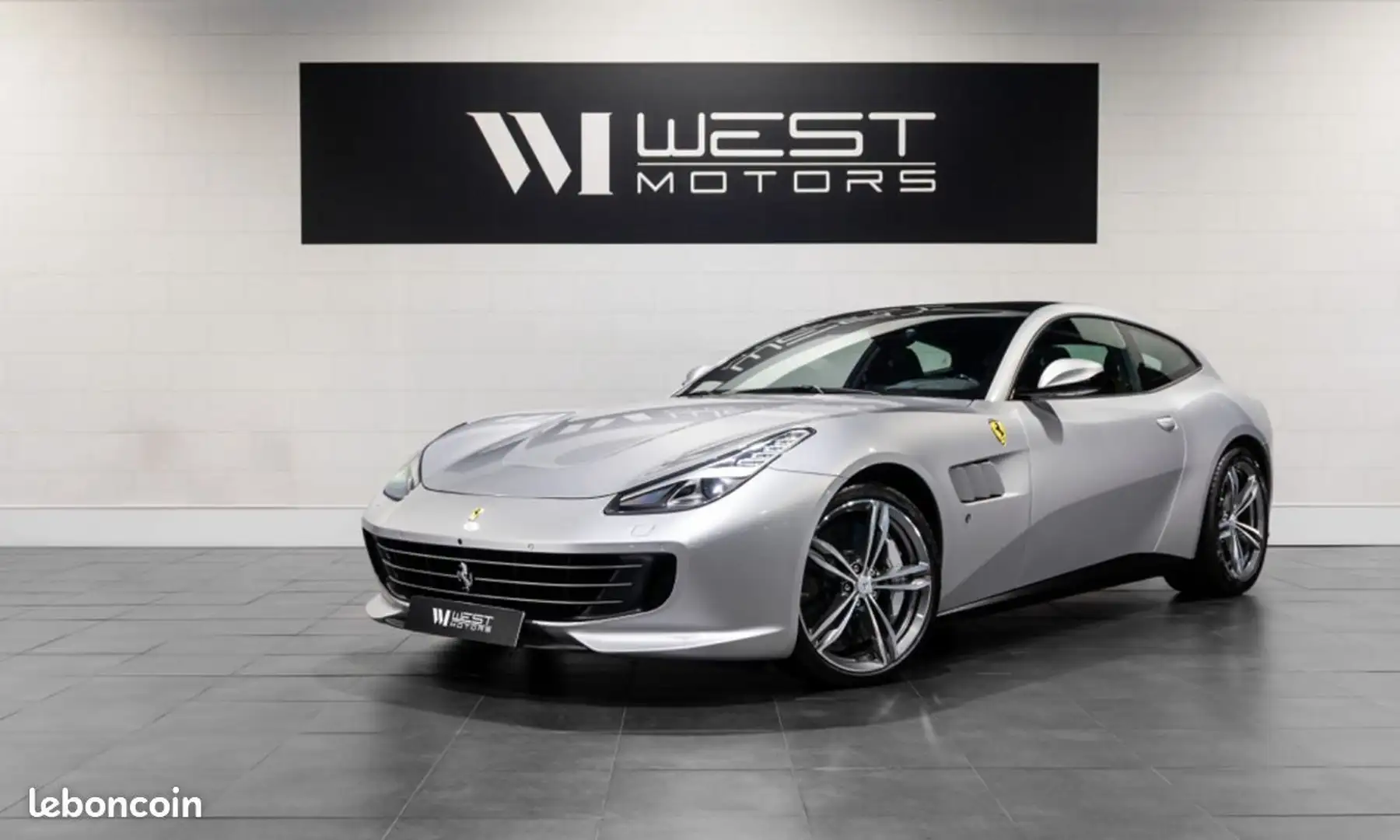 Ferrari GTC4 Lusso GTC4Lusso V12 690 Française 80Ke d’options Toit Pano Volant carbone Lift Display Caméras 1769E-Mois Grigio - 1