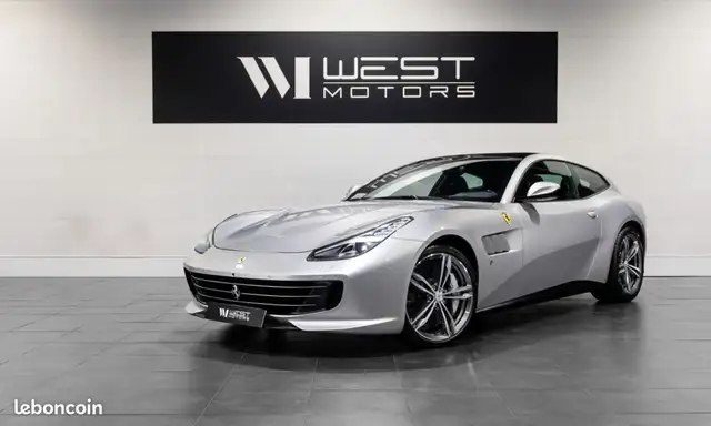 Ferrari GTC4 Lusso GTC4Lusso V12 690 Française 80Ke d’options Toit Pano Volant carbone Lift Display Caméras 1769E-Mois