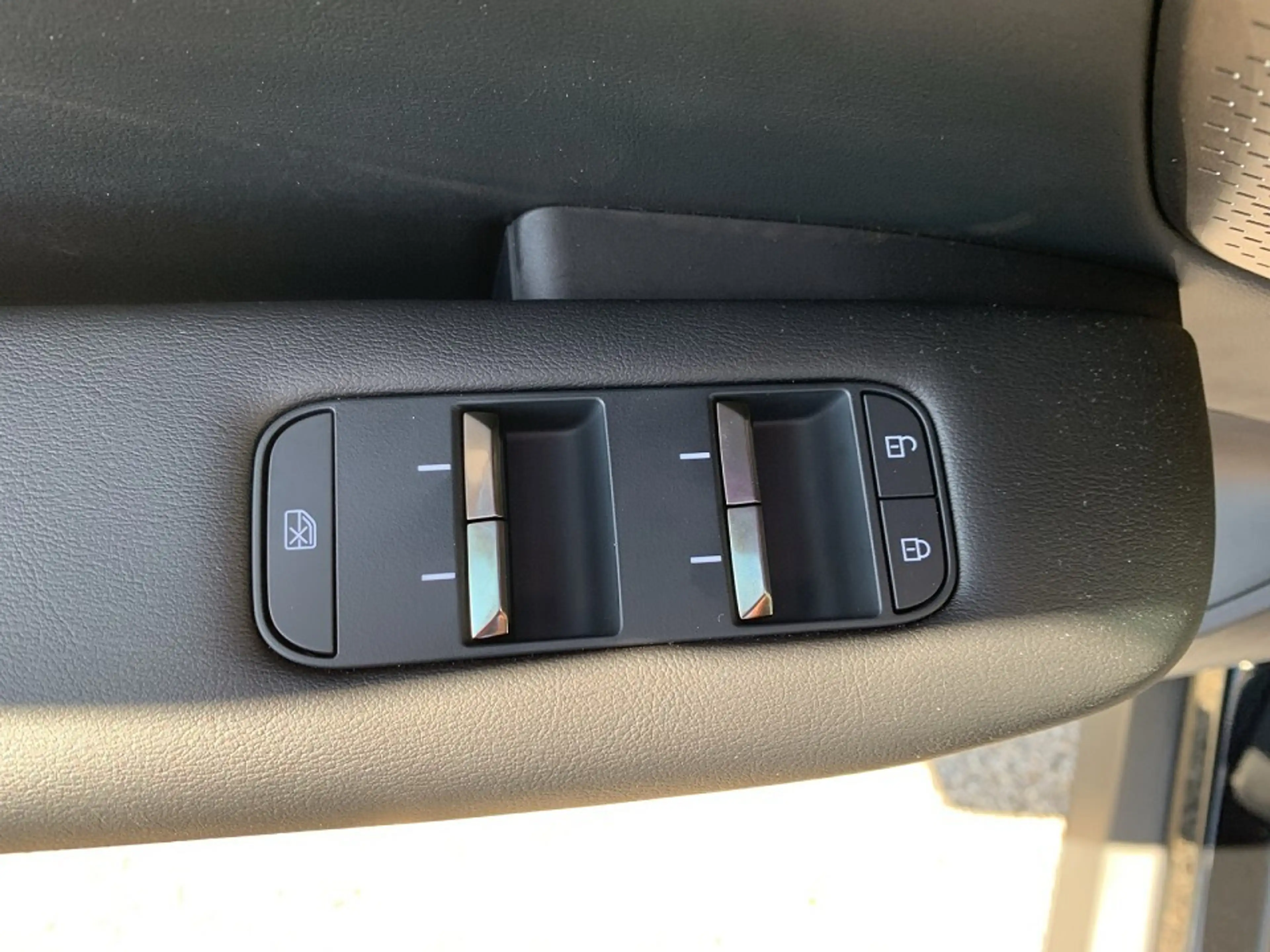 Mazda CX-6e Mazda CX-6e 78kWh Takumi — photo 9