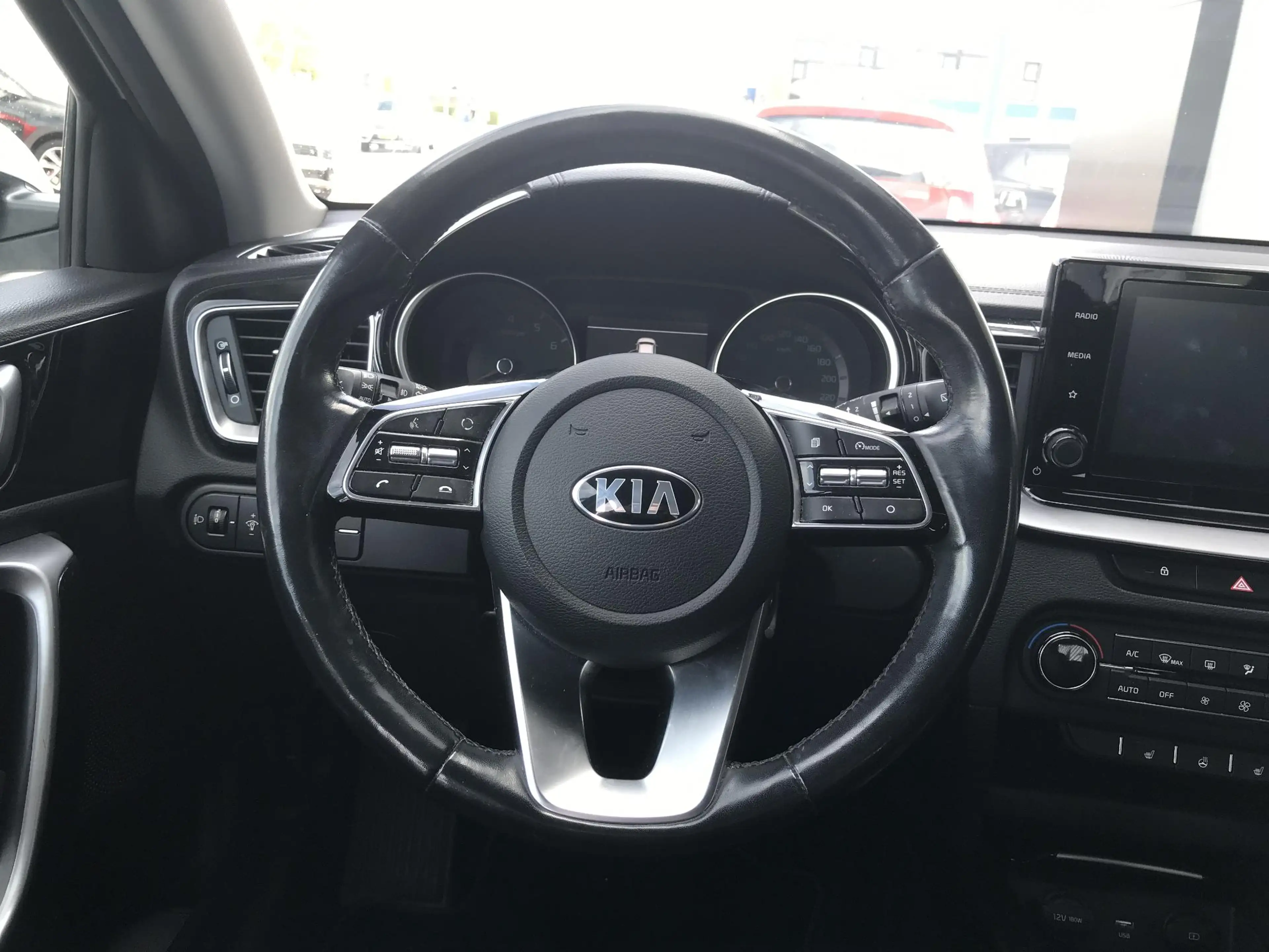 Kia XCeed 1.4 T-GDi DynamicLine — photo 11