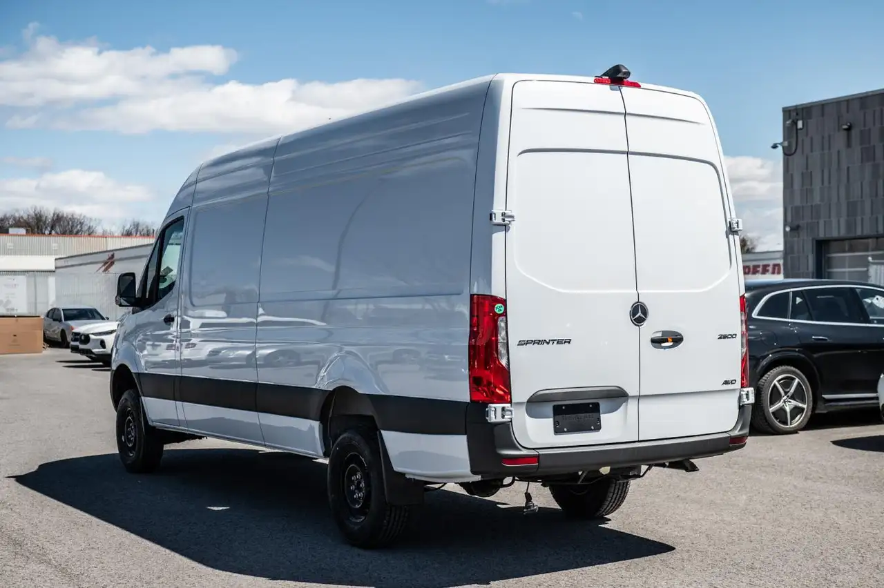 Mercedes-Benz Sprinter снимка Mercedes-Benz Sprinter