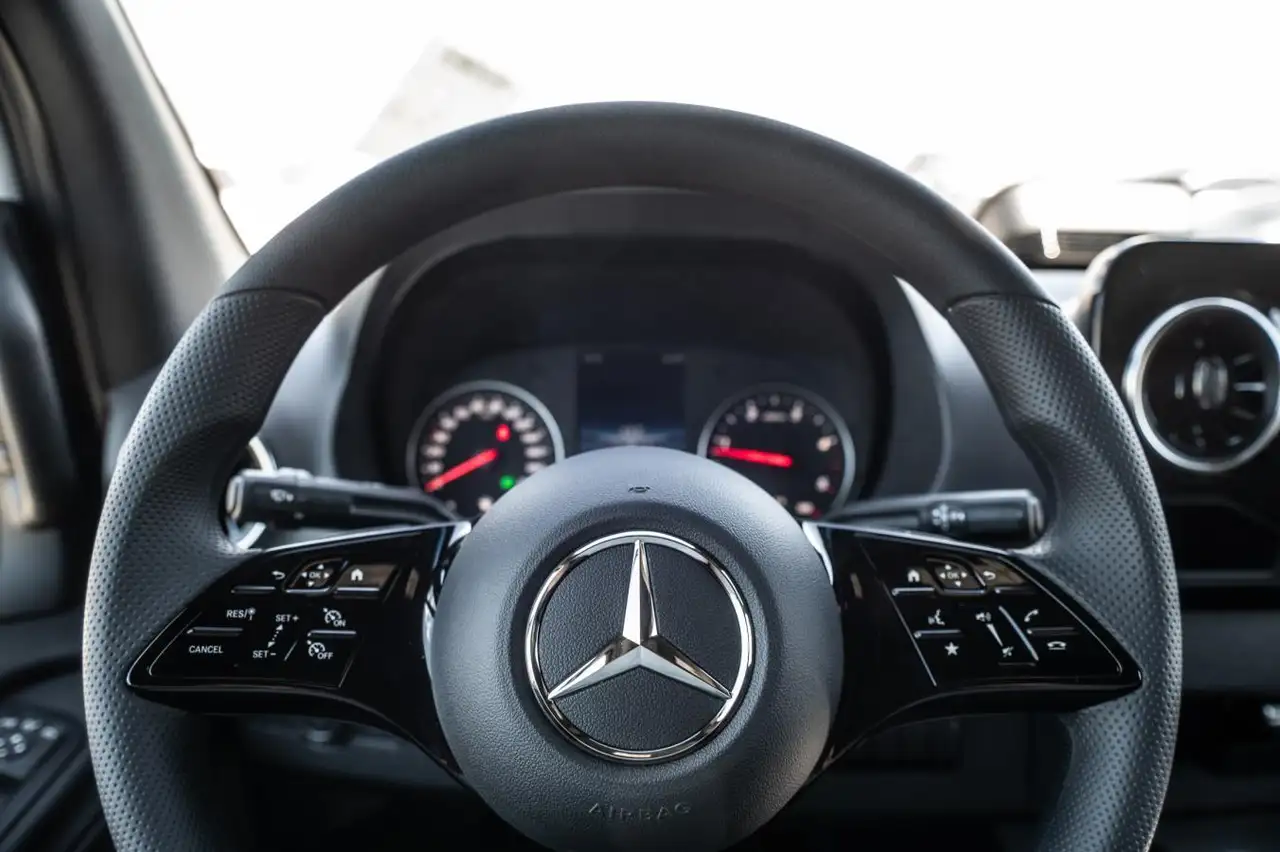 Mercedes-Benz Sprinter снимка Mercedes-Benz Sprinter