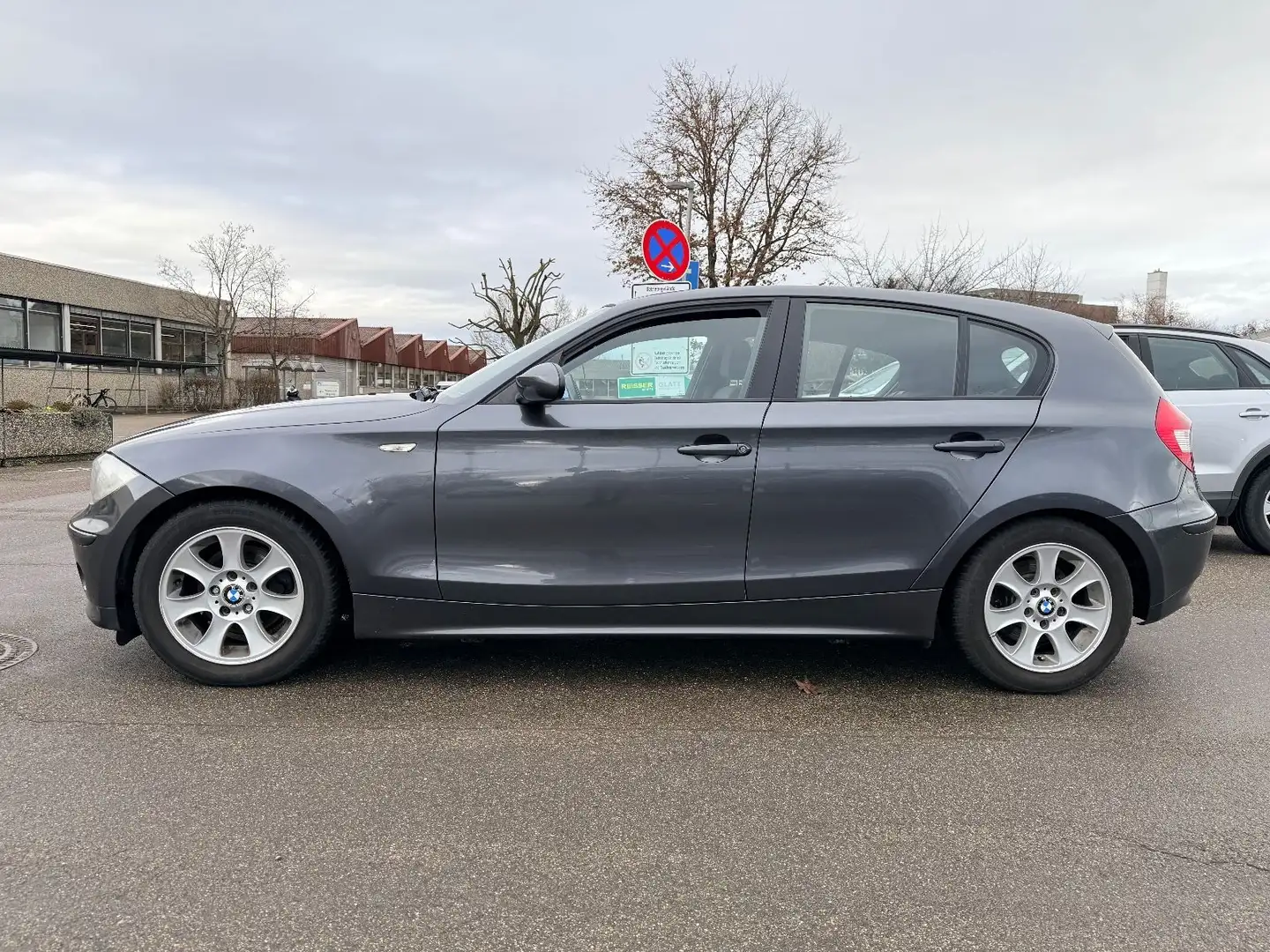 BMW 120 1 Limousine 120i Automatik Grau - 2