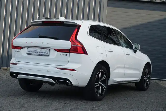 Volvo XC60 view 7