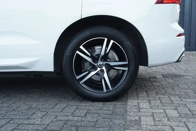 Volvo XC60 view 13