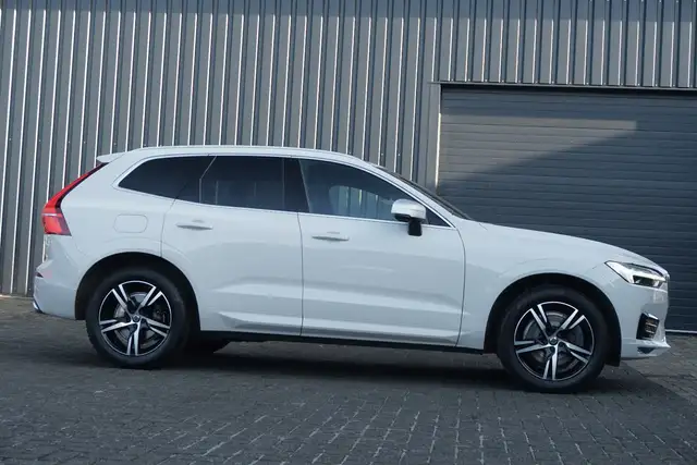 Volvo XC60 view 9