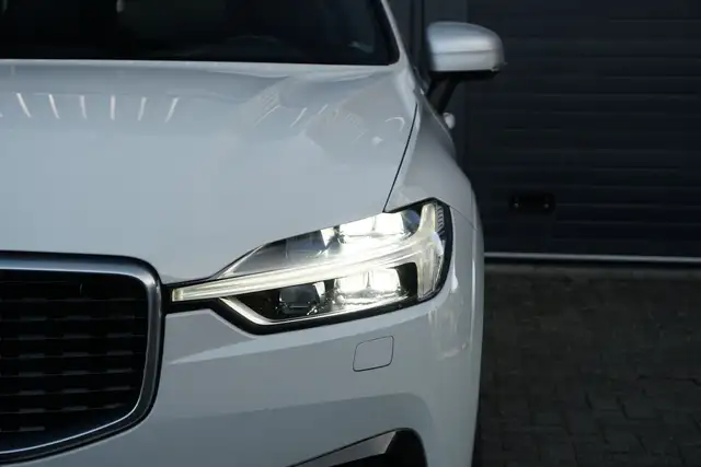 Volvo XC60 view 10