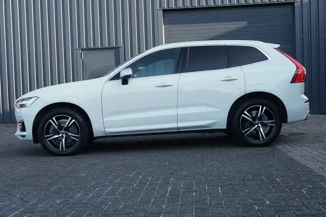 Volvo XC60 view 4