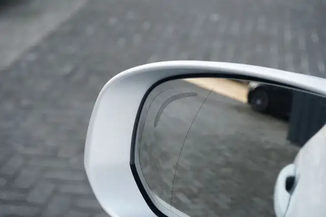 Volvo XC60 view 15