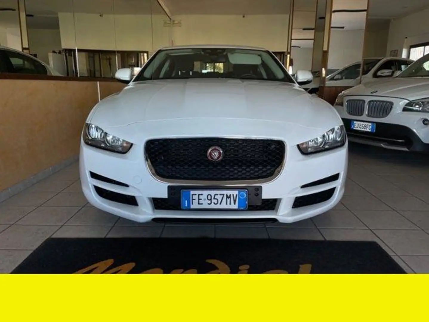 Jaguar XE - 1