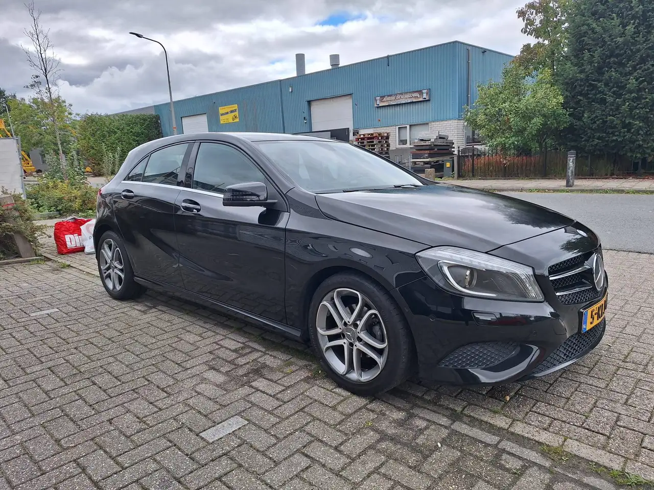Mercedes-Benz A 180