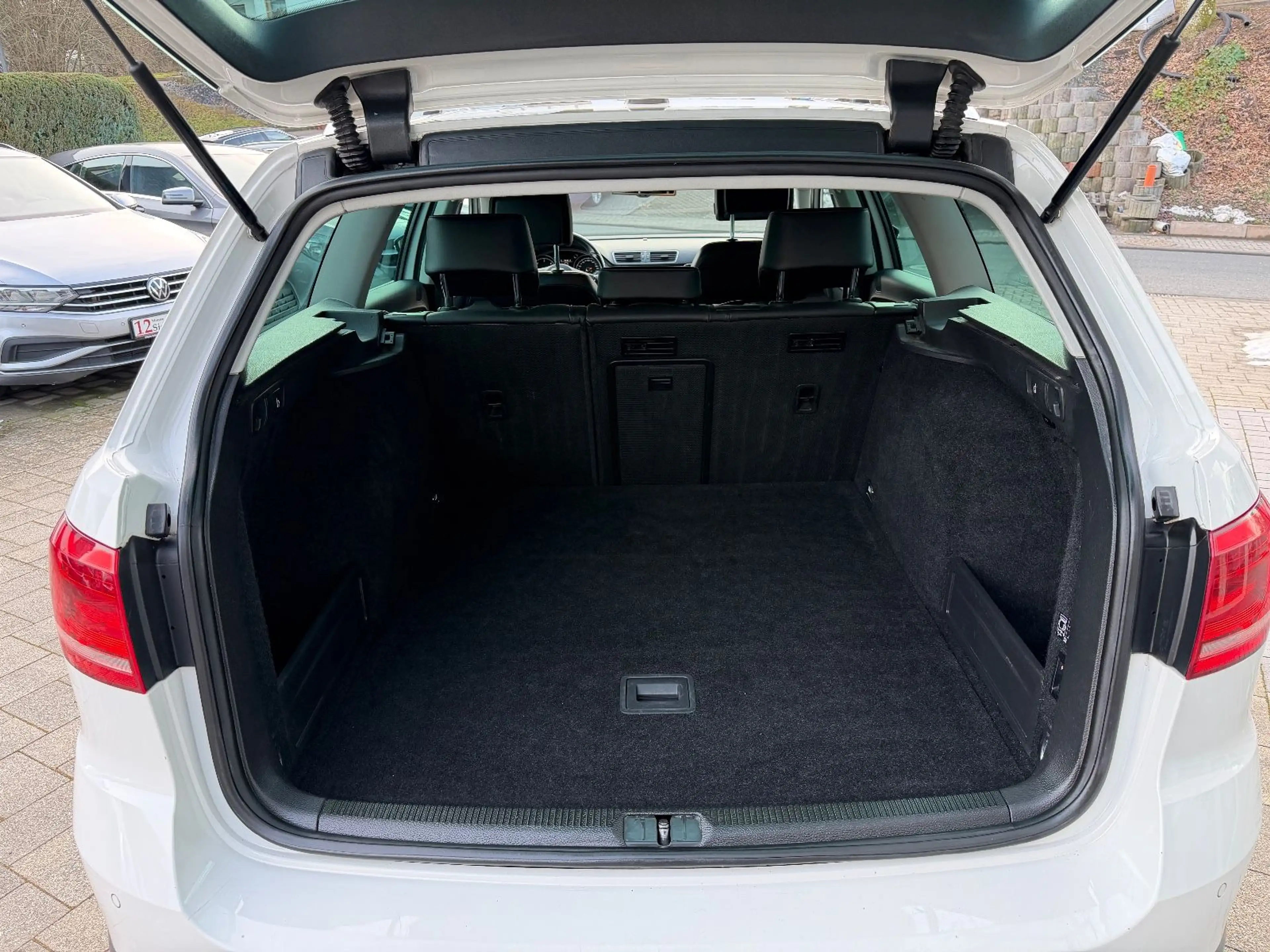 Volkswagen Passat Alltrack 2.0 TDI Variant 4Motion DSG*ACC* — photo 13