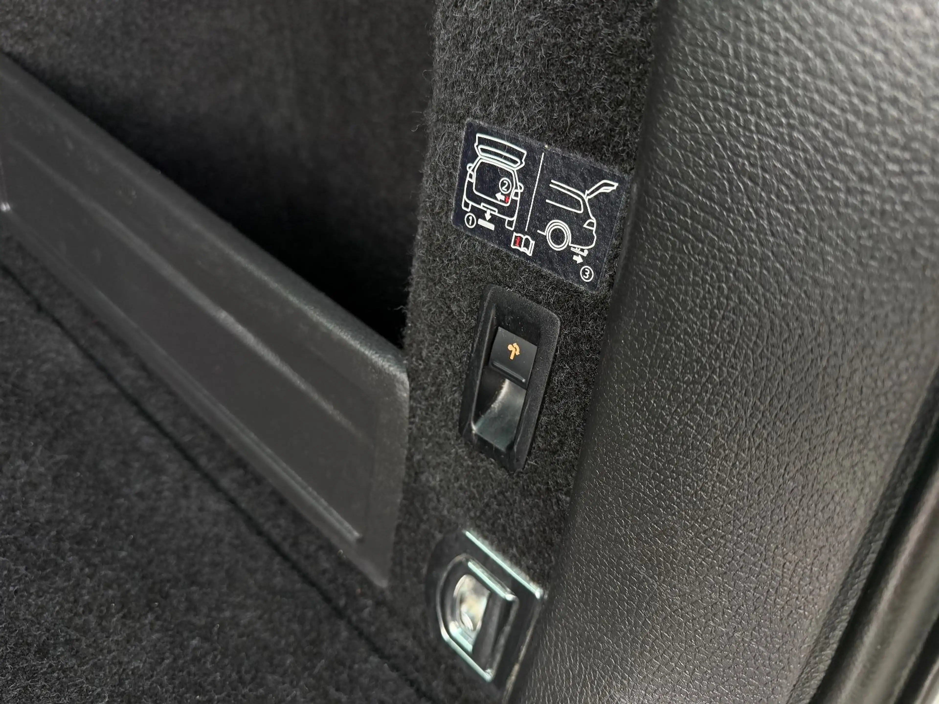 Volkswagen Passat Alltrack 2.0 TDI Variant 4Motion DSG*ACC* — photo 15