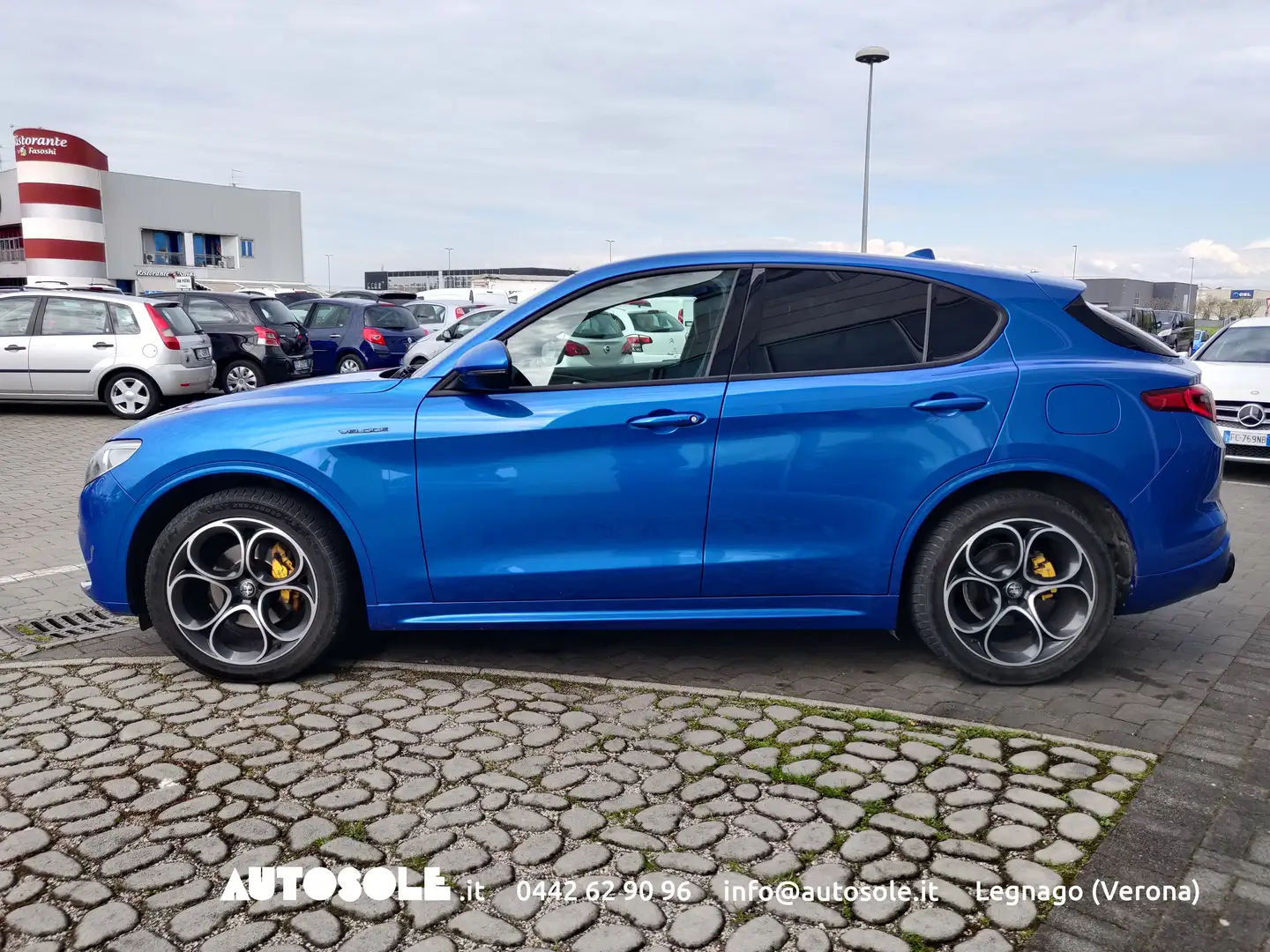 Alfa Romeo Stelvio 2.2 Veloce Q4 210cv Automatico Blu/Azzurro - 2