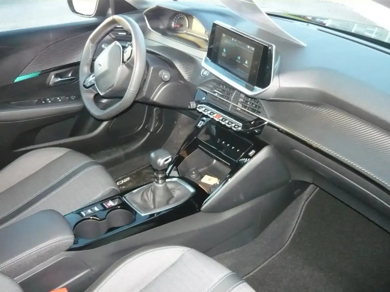 Peugeot 208 208 — photo 6