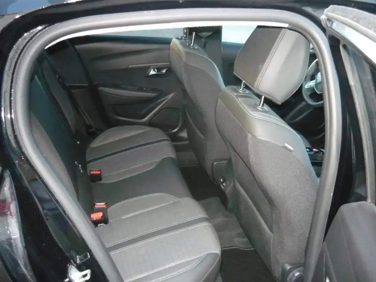 Peugeot 208 208 — photo 5