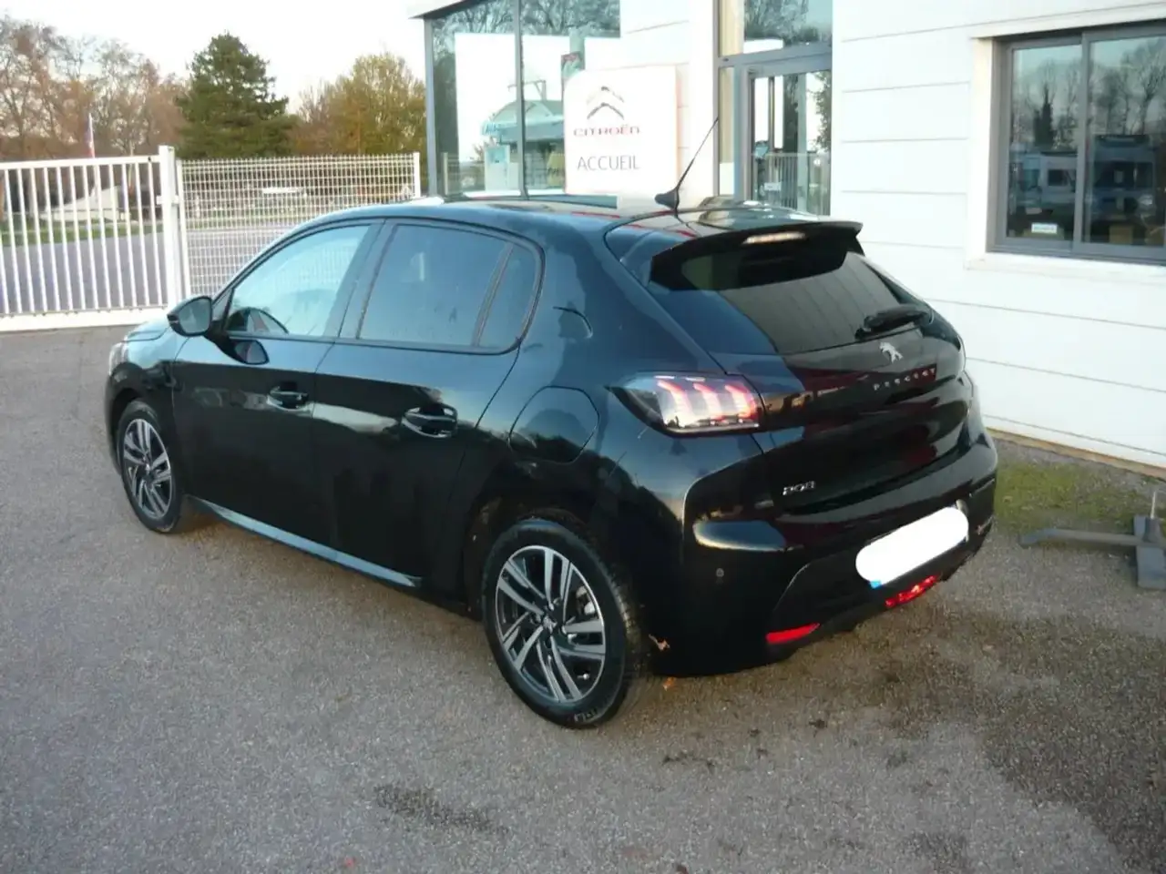 Peugeot 208 208 — photo 7