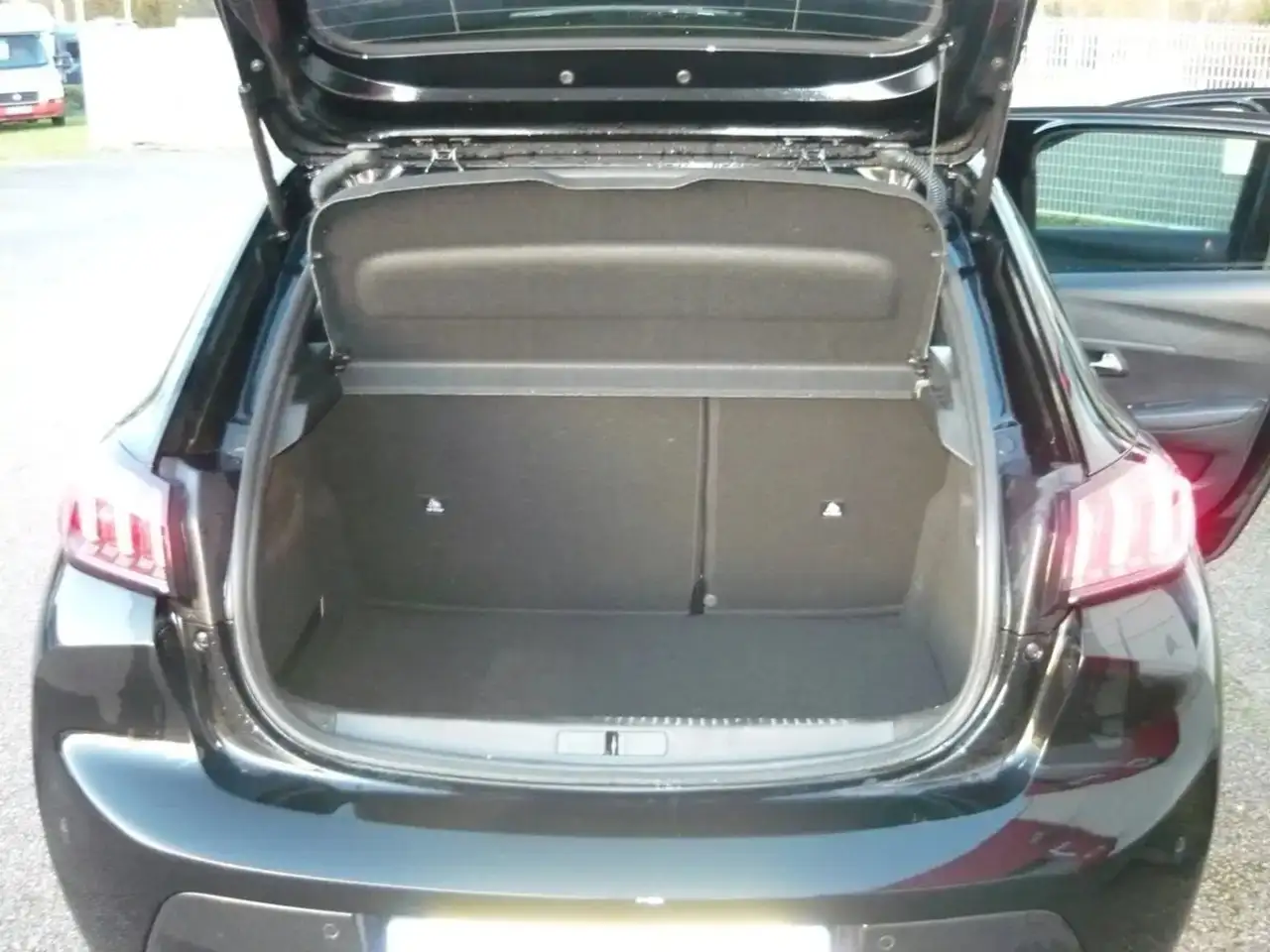Peugeot 208 208 — photo 4