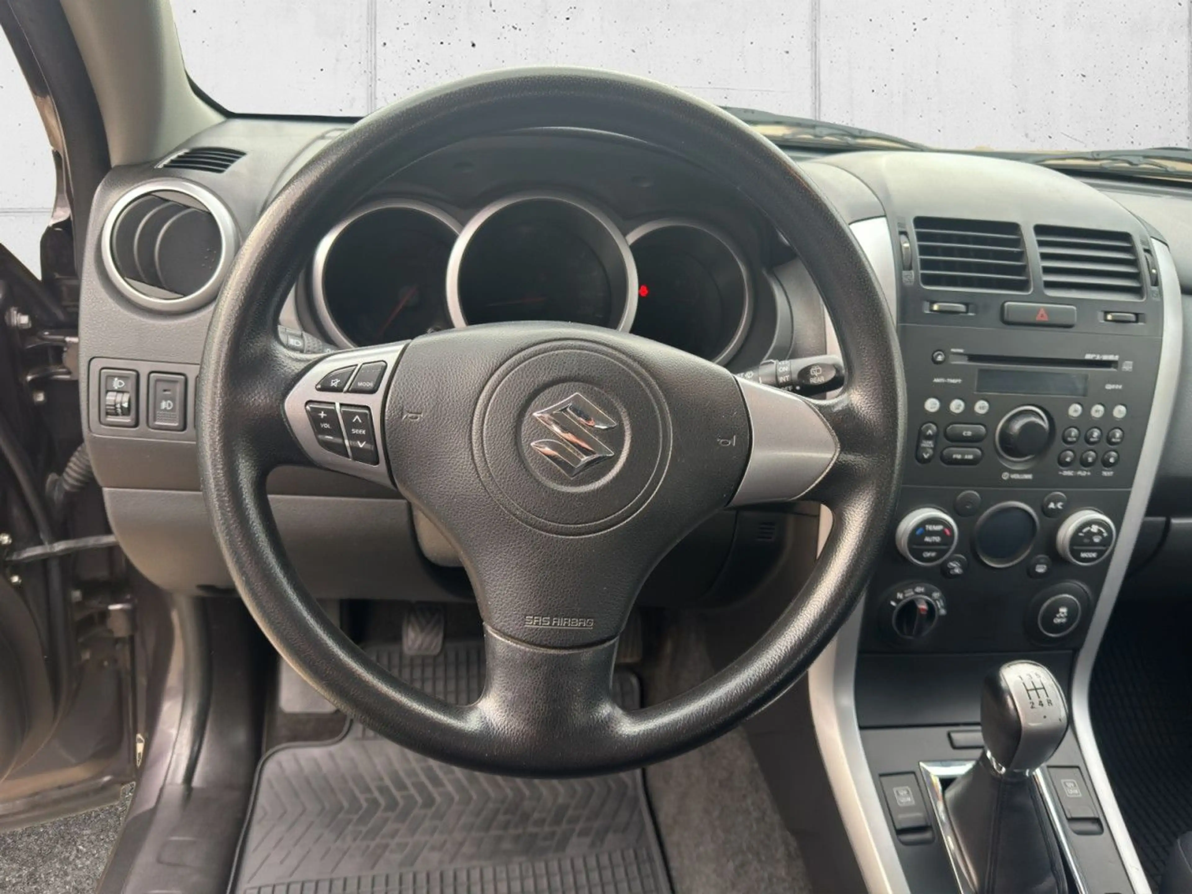 Suzuki Grand Vitara 2.4 Comfort Klima el. Fenster — photo 10