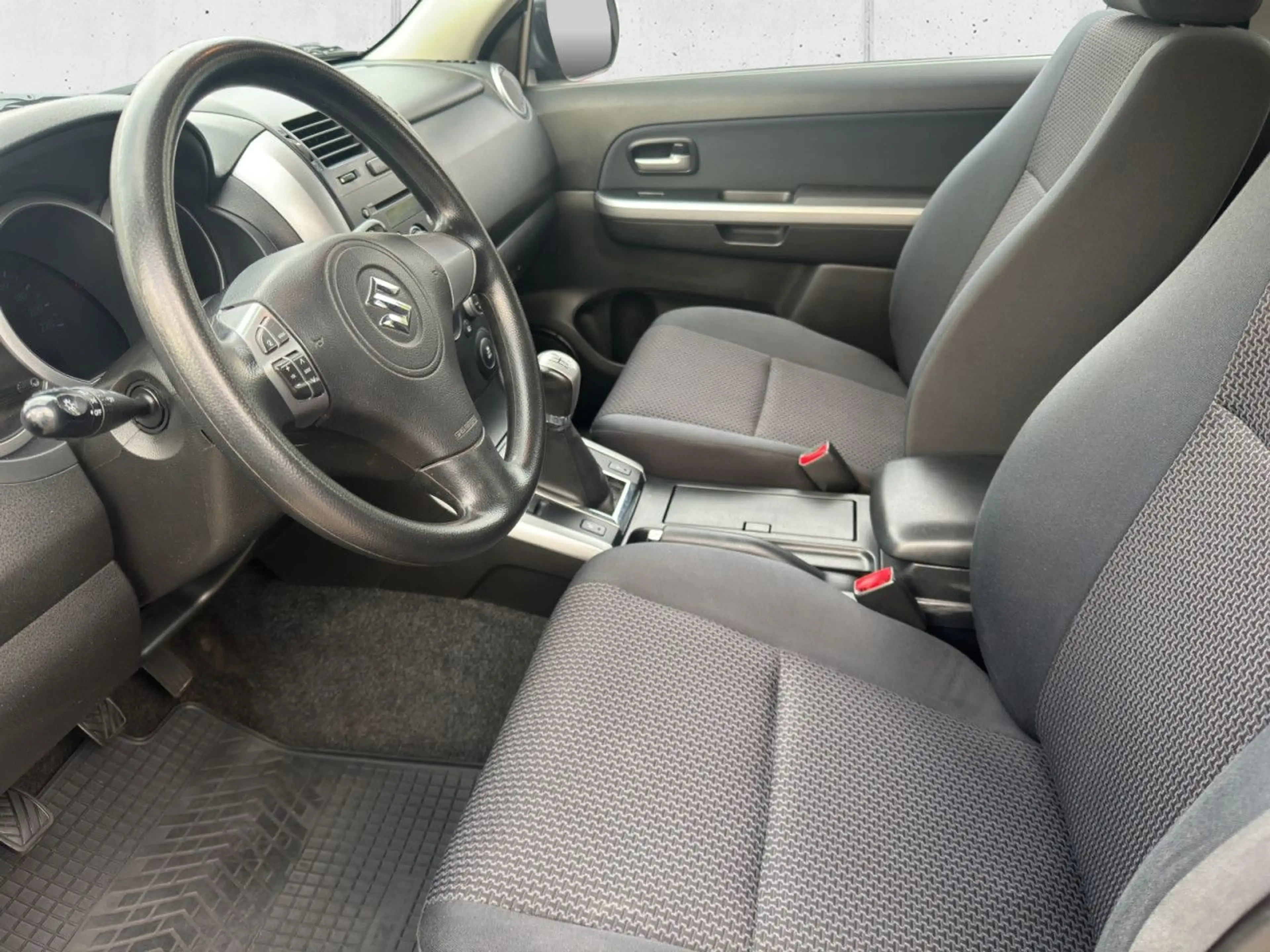 Suzuki Grand Vitara 2.4 Comfort Klima el. Fenster — photo 9
