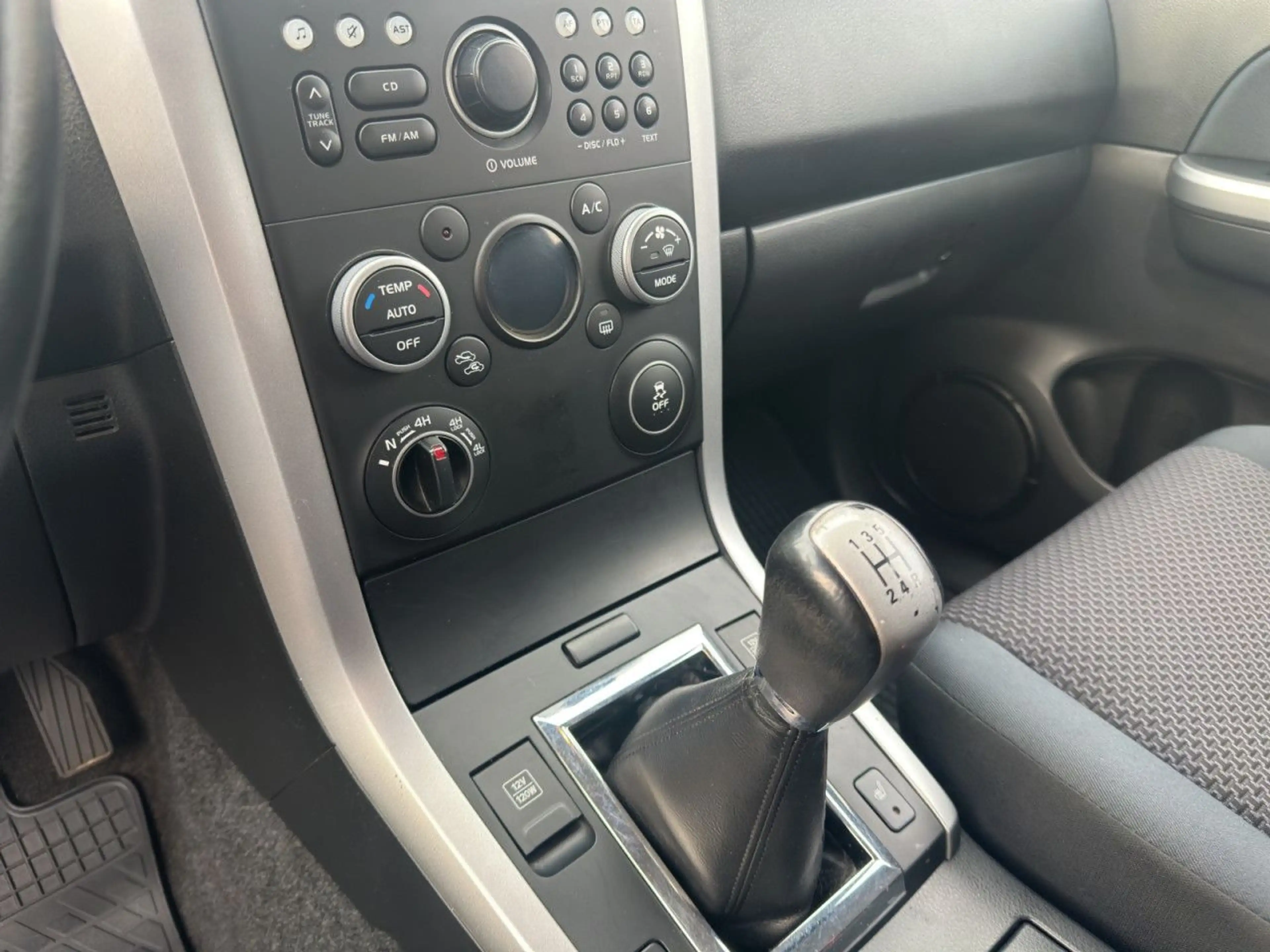 Suzuki Grand Vitara 2.4 Comfort Klima el. Fenster — photo 15