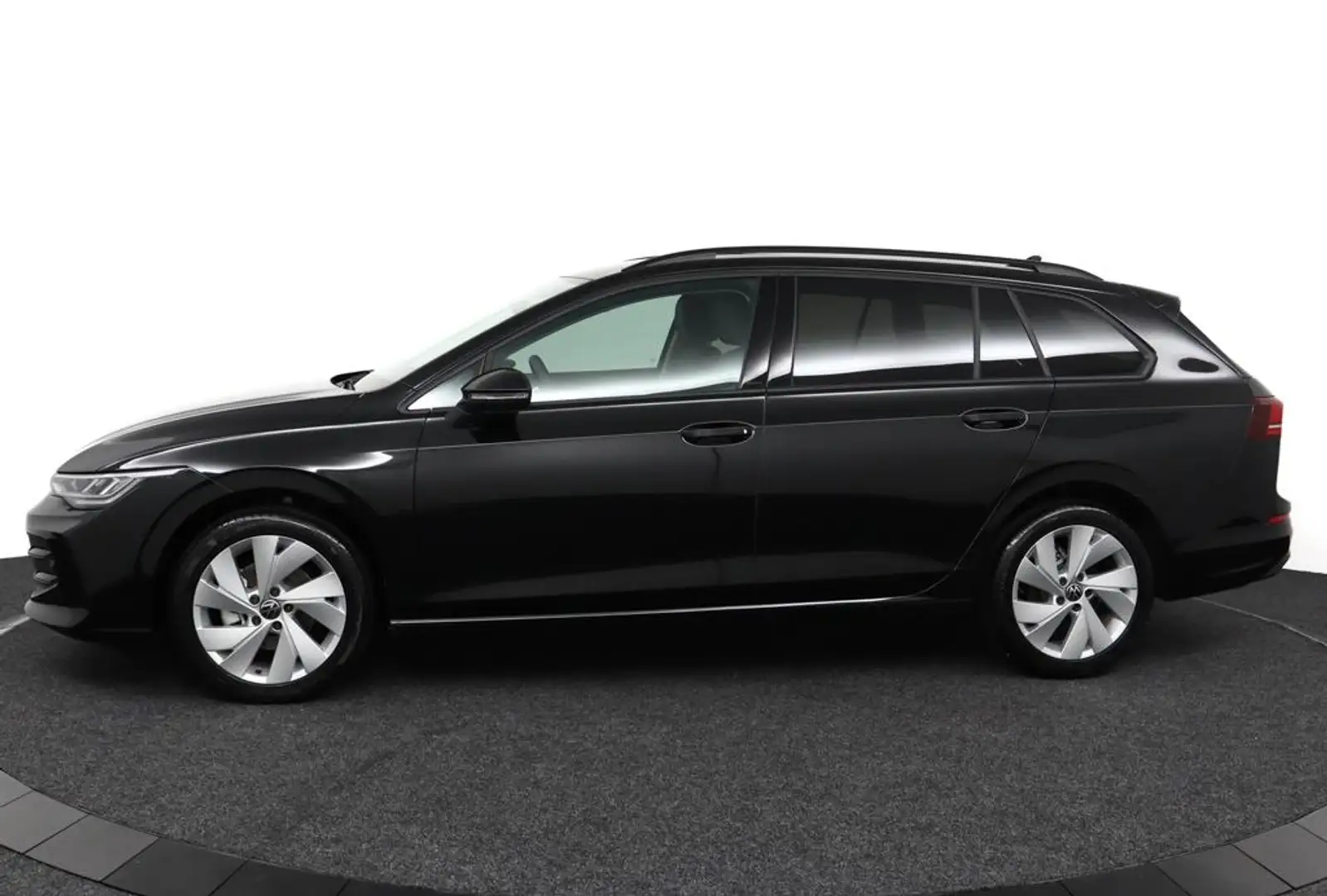 Volkswagen Golf Variant Life Business 1.5 TSI 85 kW / 116 pk Variant 6 ver Zwart - 2