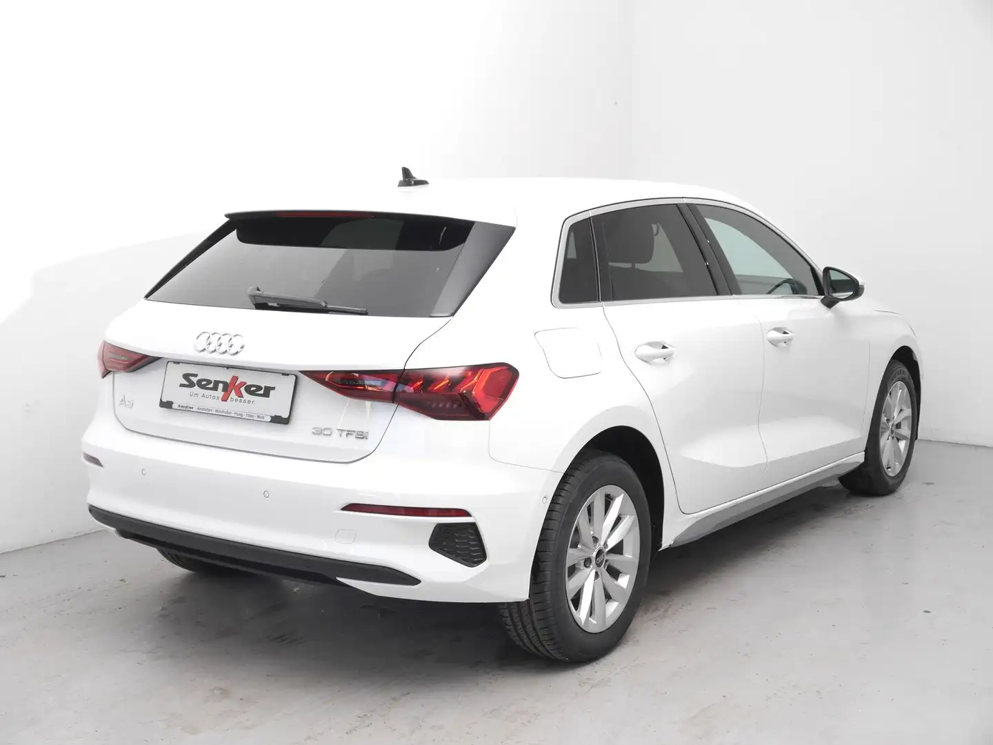 Audi A3 30 TFSI intense Weiß - 2
