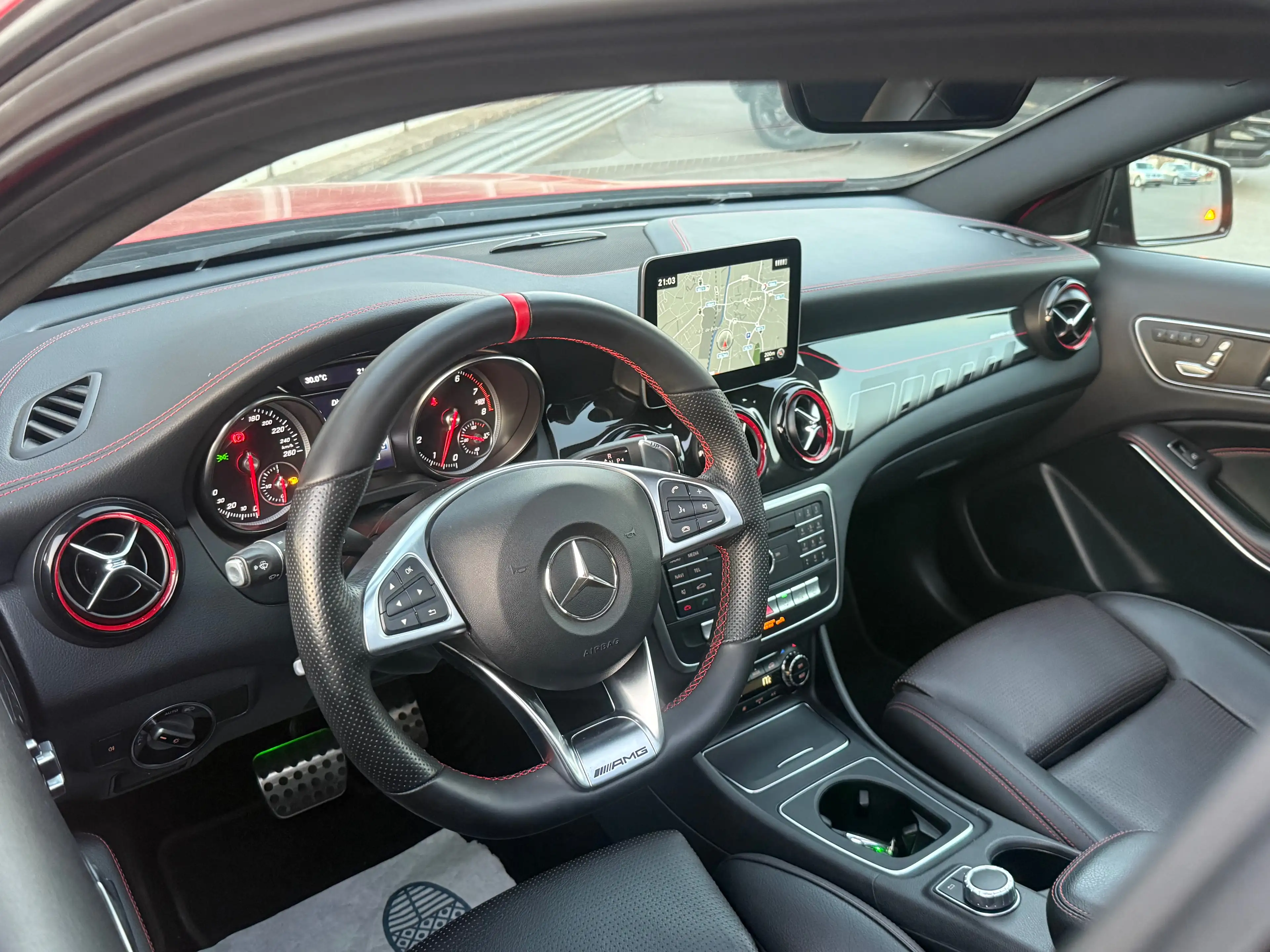 Mercedes-Benz GLA 200 AMG 45 Toit Pano Navi  Garantie Total — photo 13