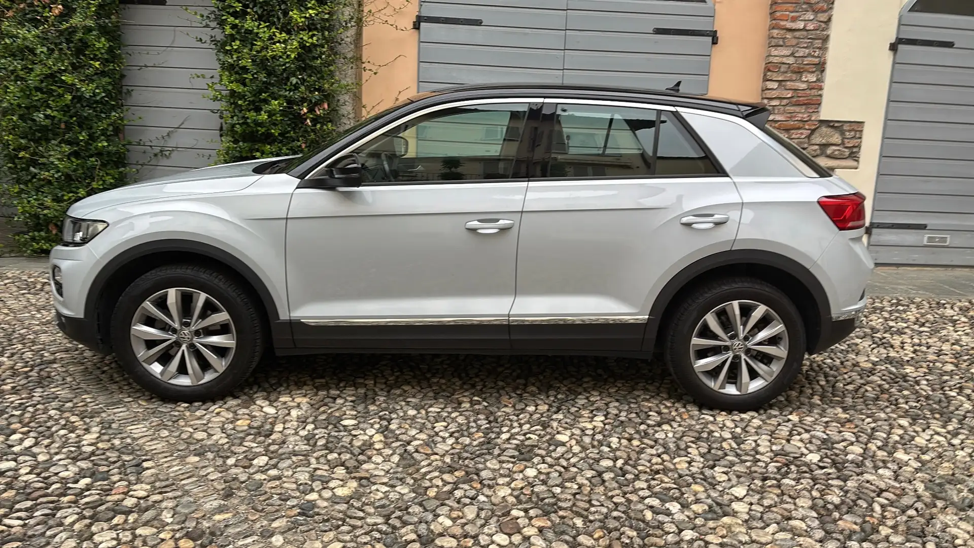 Volkswagen T-Roc 1.0 tsi Style 115cv UNICO PROPRIETARIO Grigio - 1