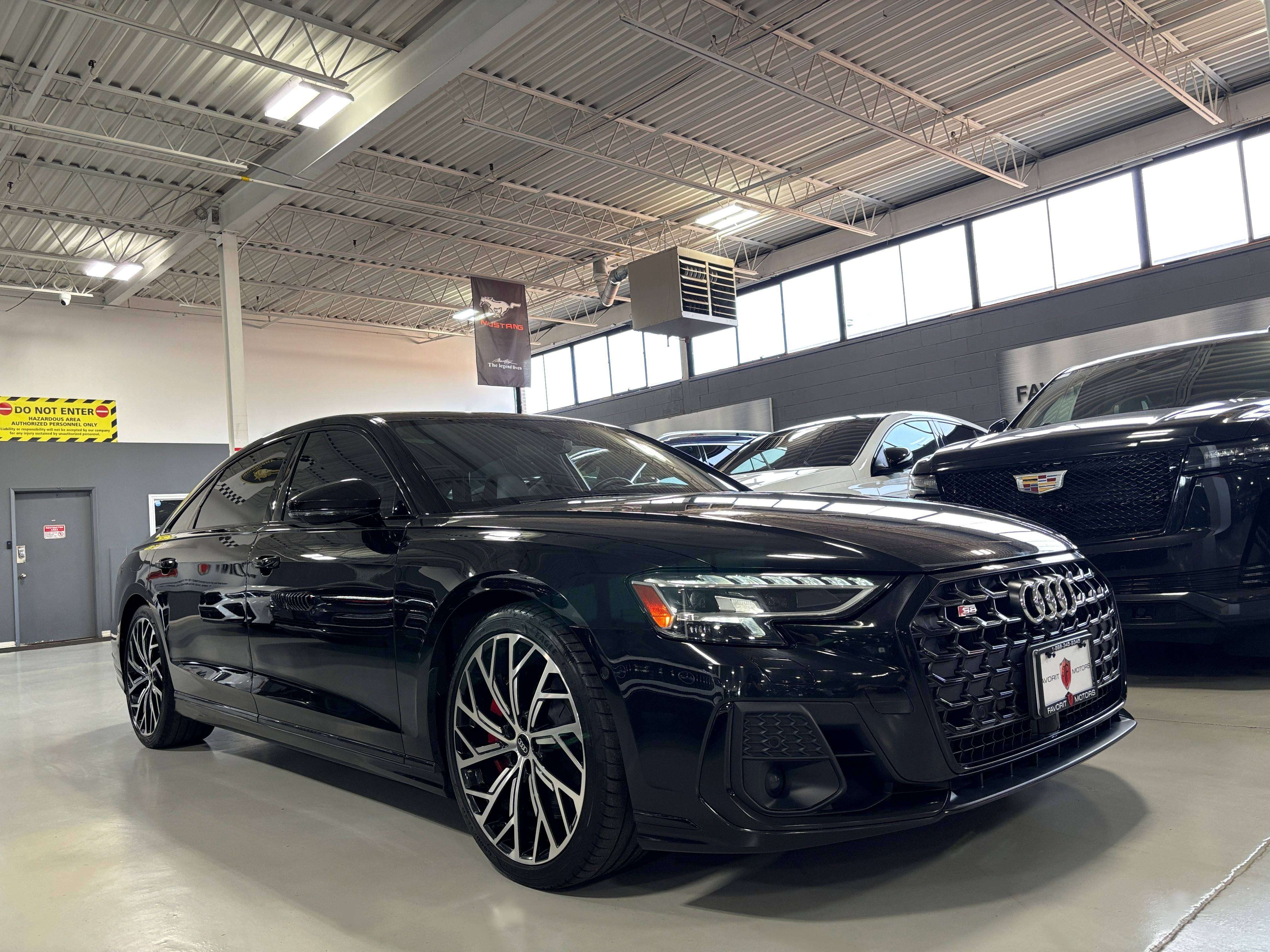 2022 Audi S8 QUATTRO|MYTHOSBLACK|V8TWINTURBO|CARBONTRIMS|HUD|+ — снимка 1