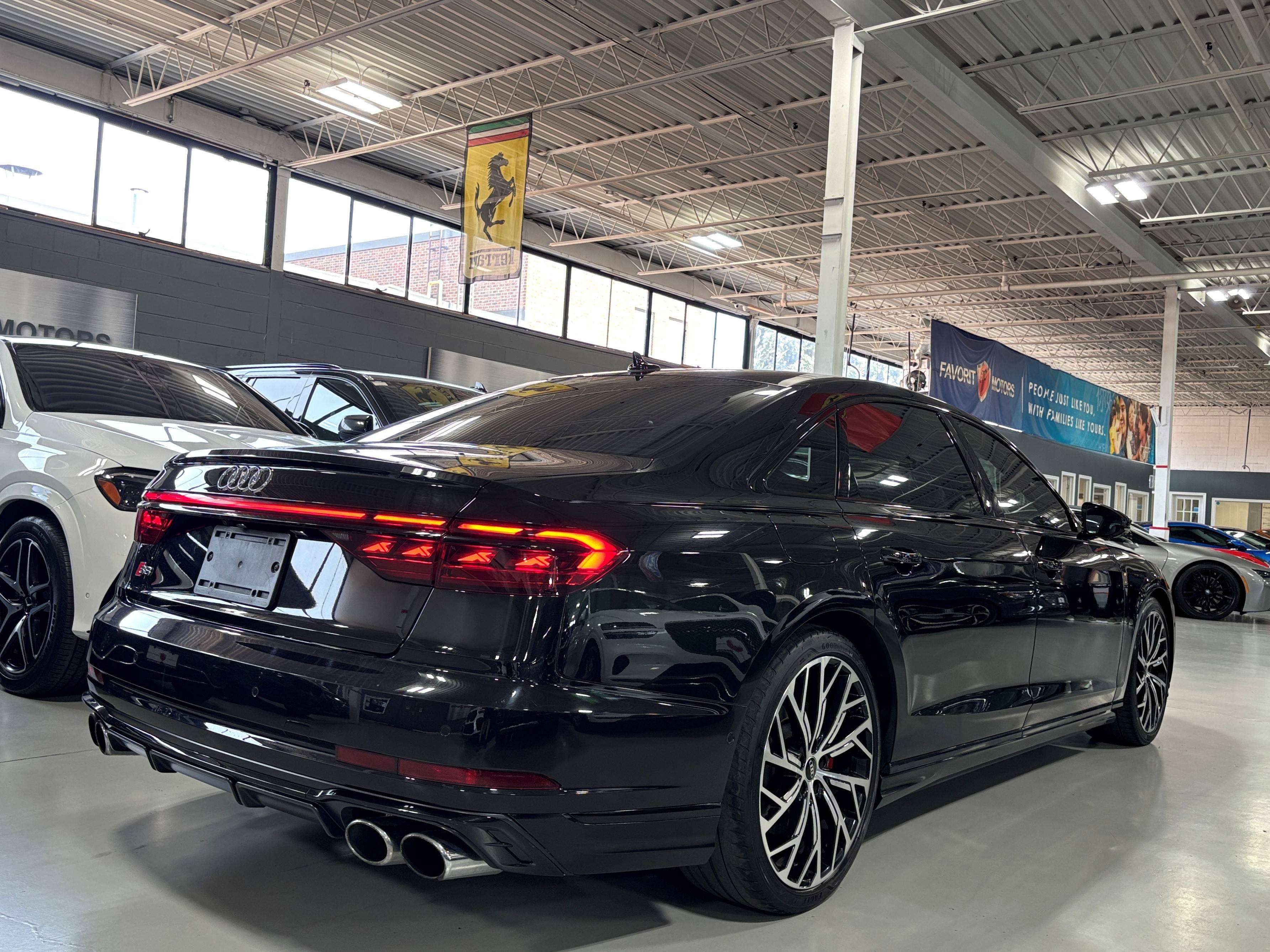 2022 Audi S8 QUATTRO|MYTHOSBLACK|V8TWINTURBO|CARBONTRIMS|HUD|+ — снимка 1