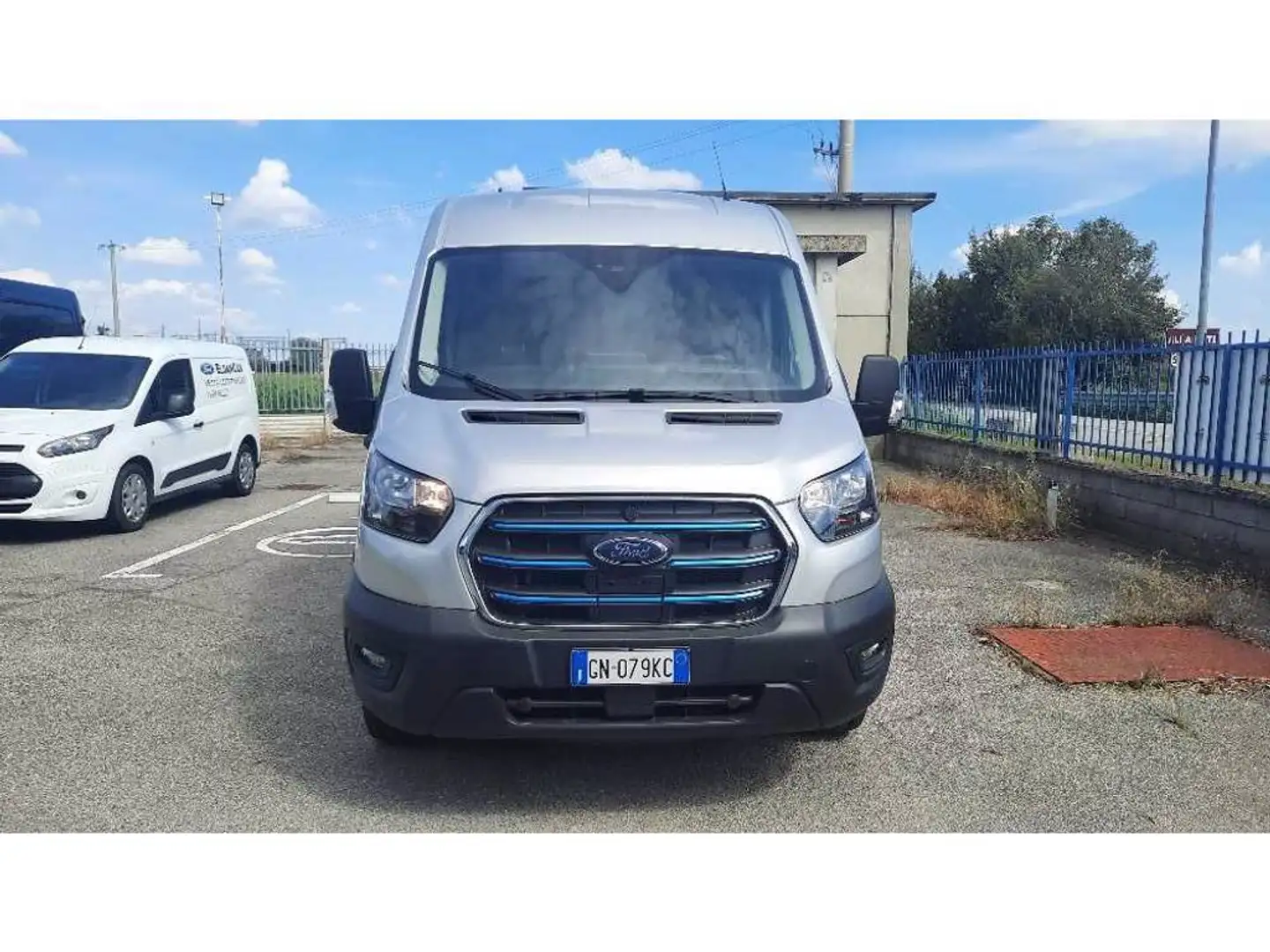 Ford E-Transit 184CV Gris - 2
