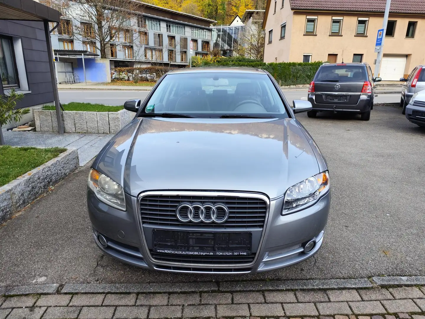 Audi A4 2.0 Automatik Grau - 2