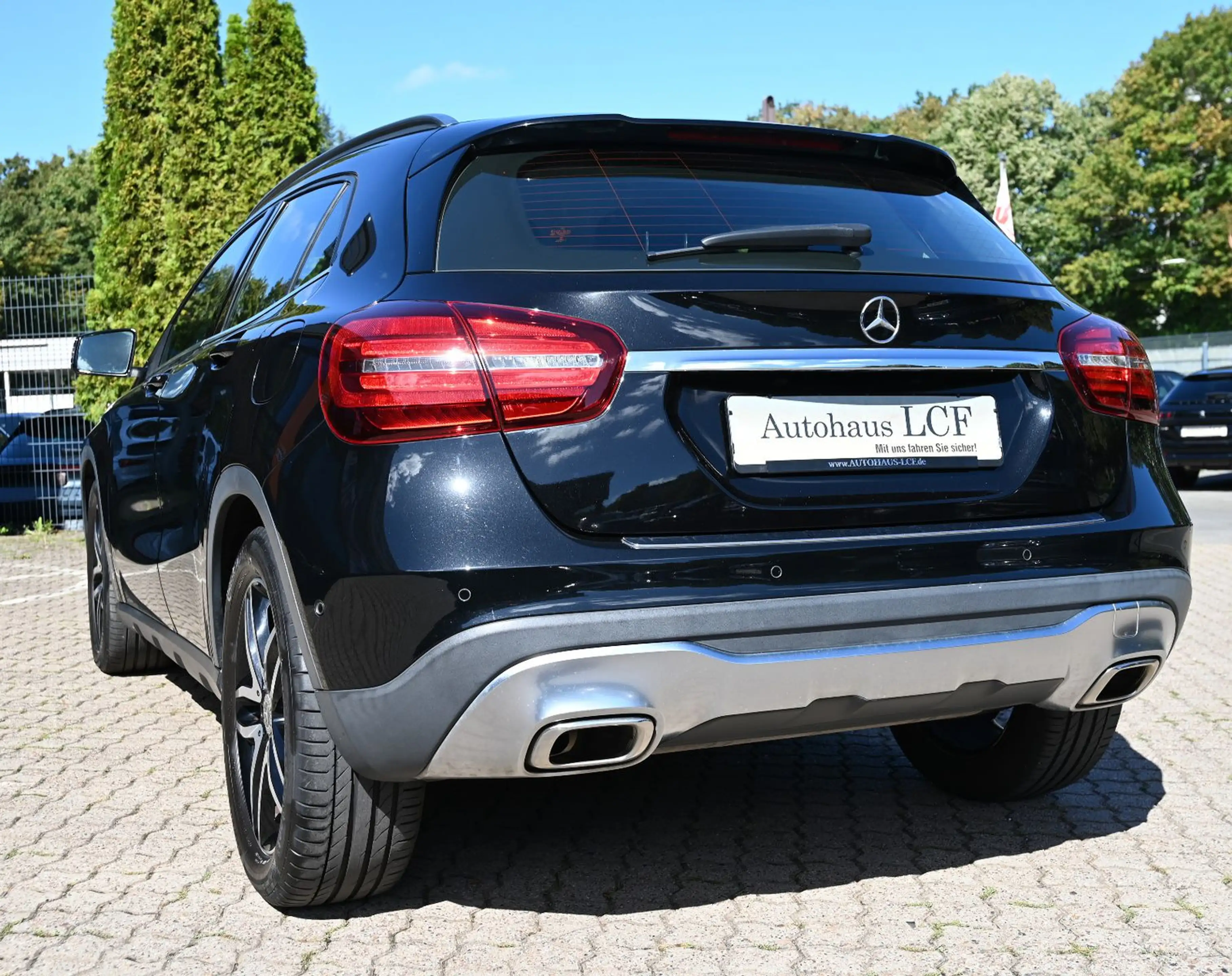 Mercedes-Benz GLA 180 Urban Leder Navi LED Sitzhz 2.Hd — photo 7