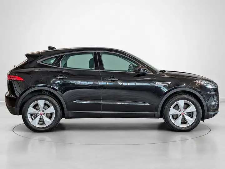 Jaguar E-Pace 2022, foto 2