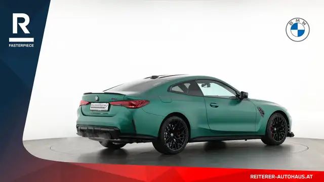 BMW M4 view 4