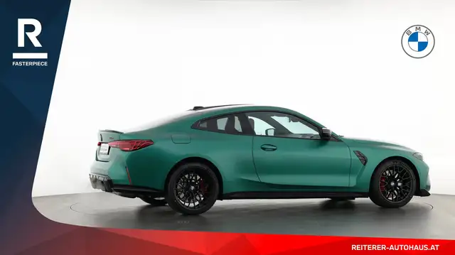 BMW M4 view 5