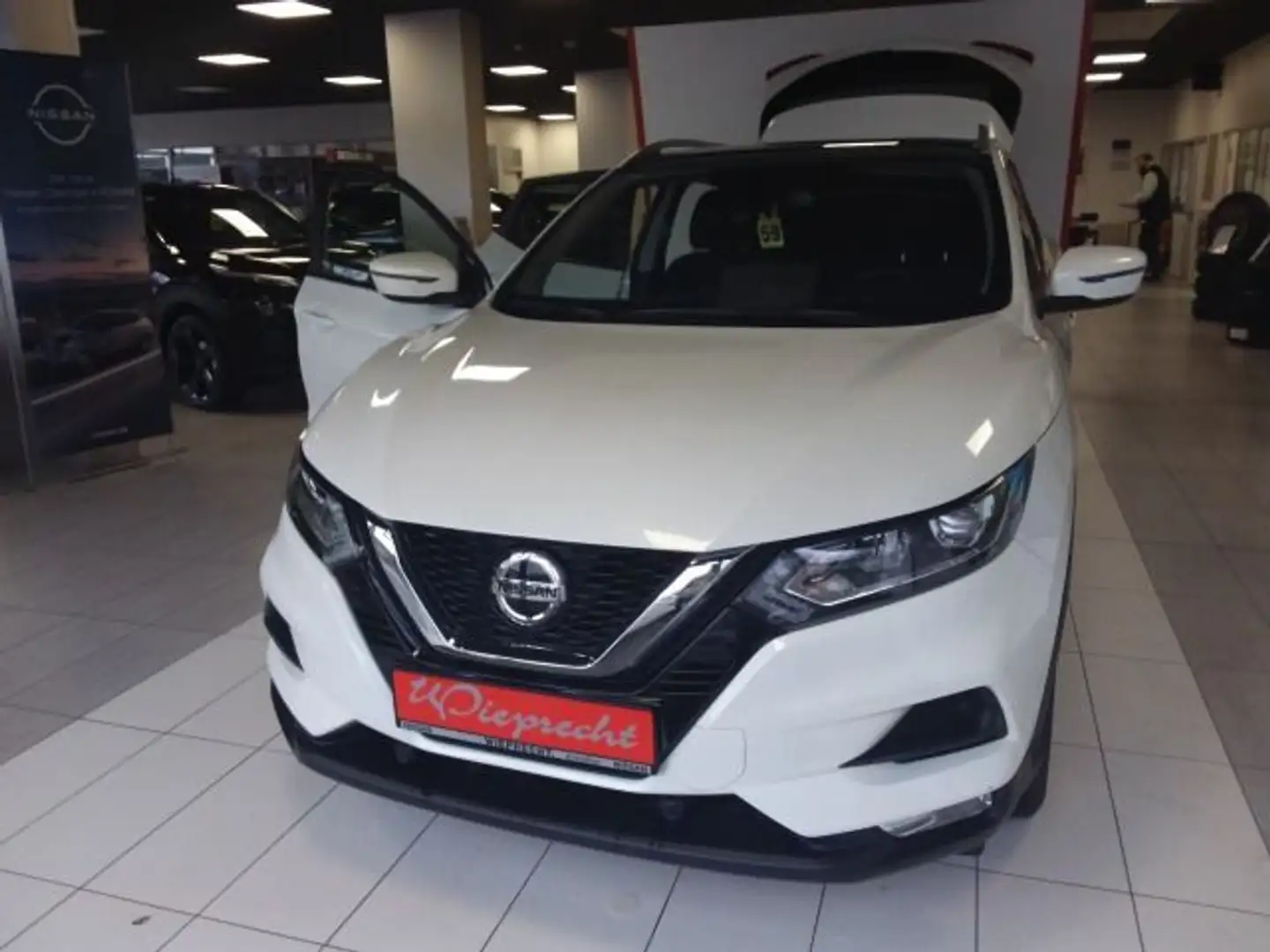 Nissan Qashqai 1.3 DIG-T N-Way Automatik, beh. Frontsch Wit - 2
