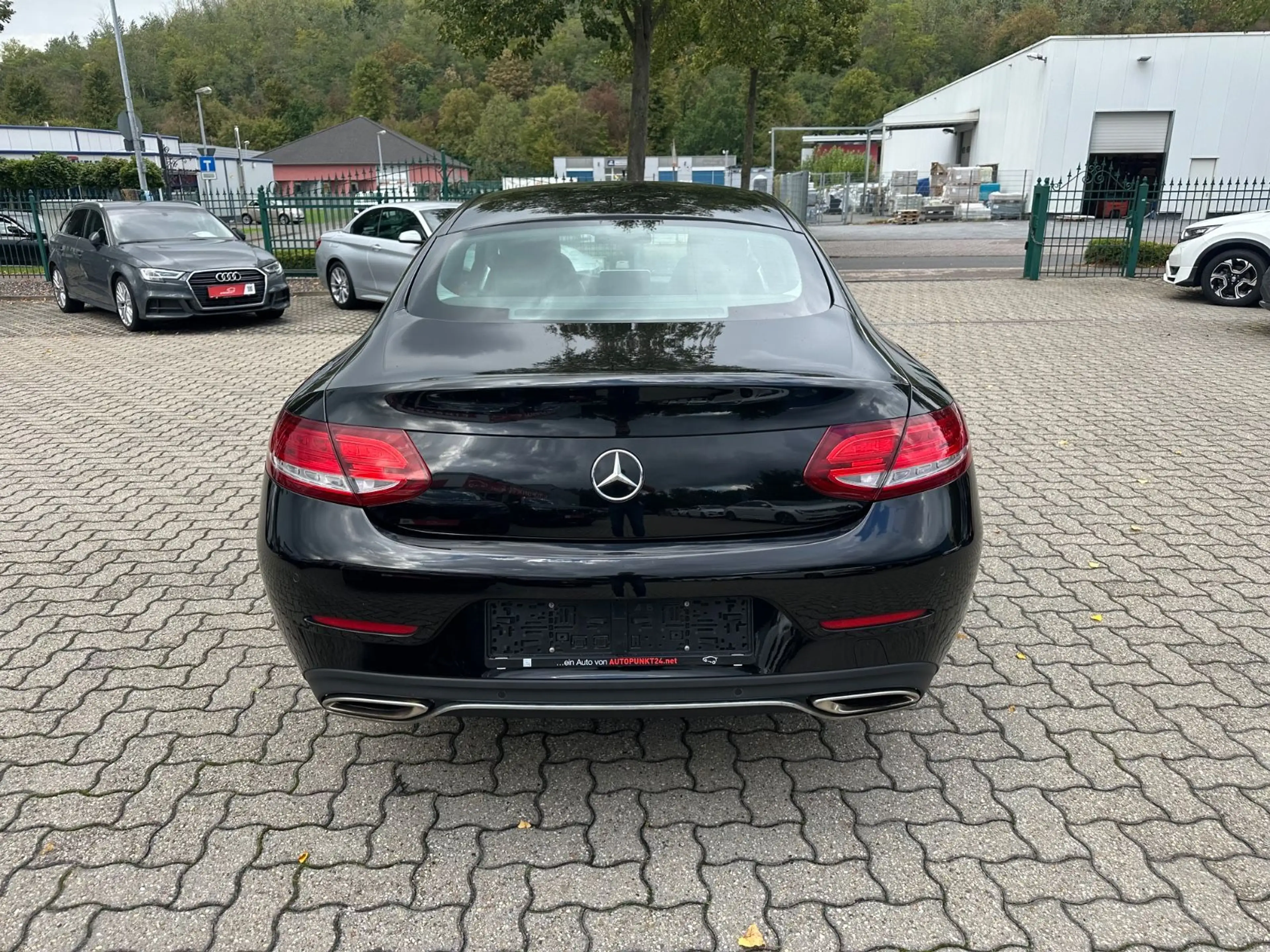 Mercedes-Benz C 200 Coupe Aut. 2.Hd Navi LED Kam SHZ Temp 18" — photo 7