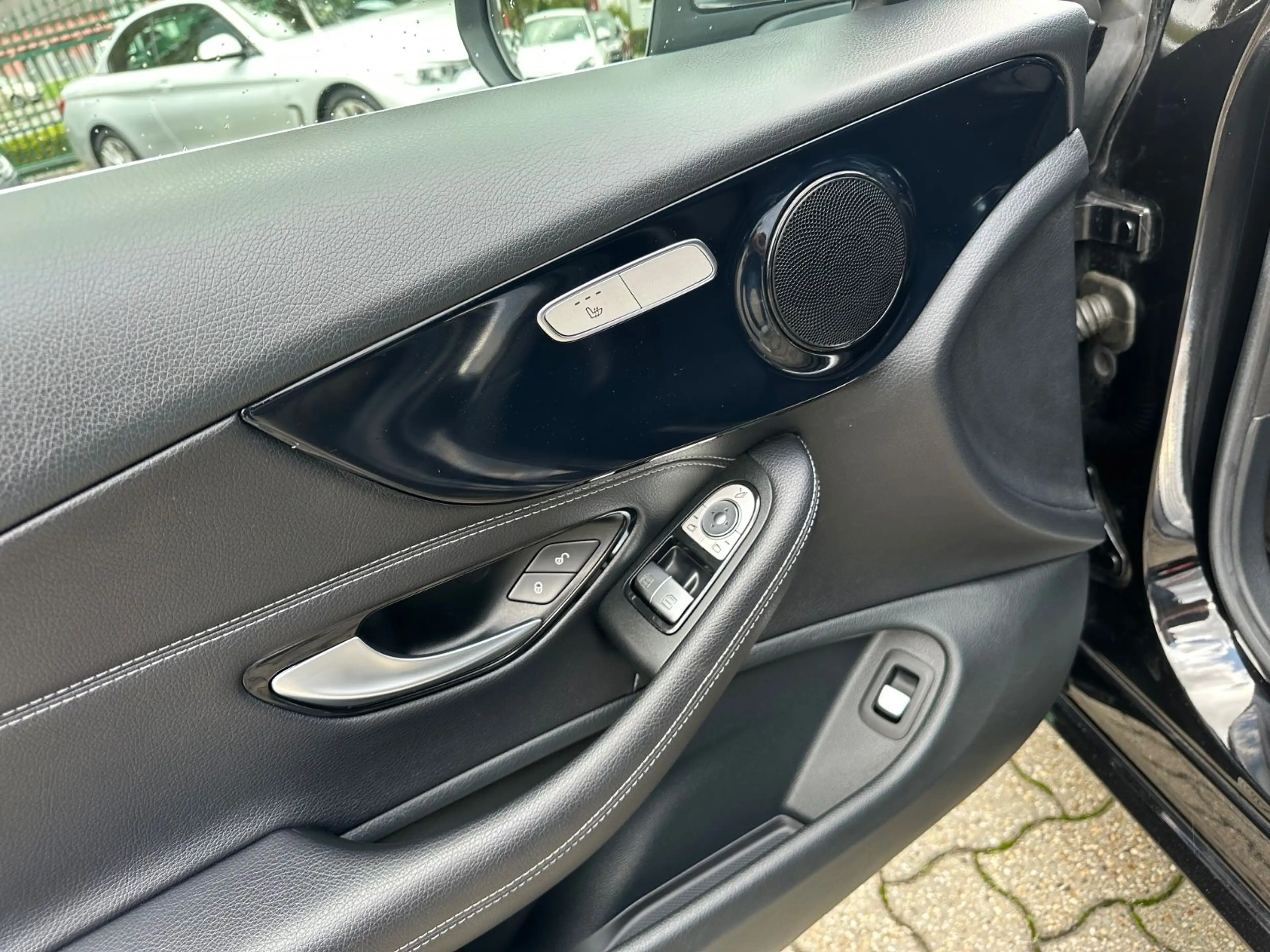 Mercedes-Benz C 200 Coupe Aut. 2.Hd Navi LED Kam SHZ Temp 18" — photo 23