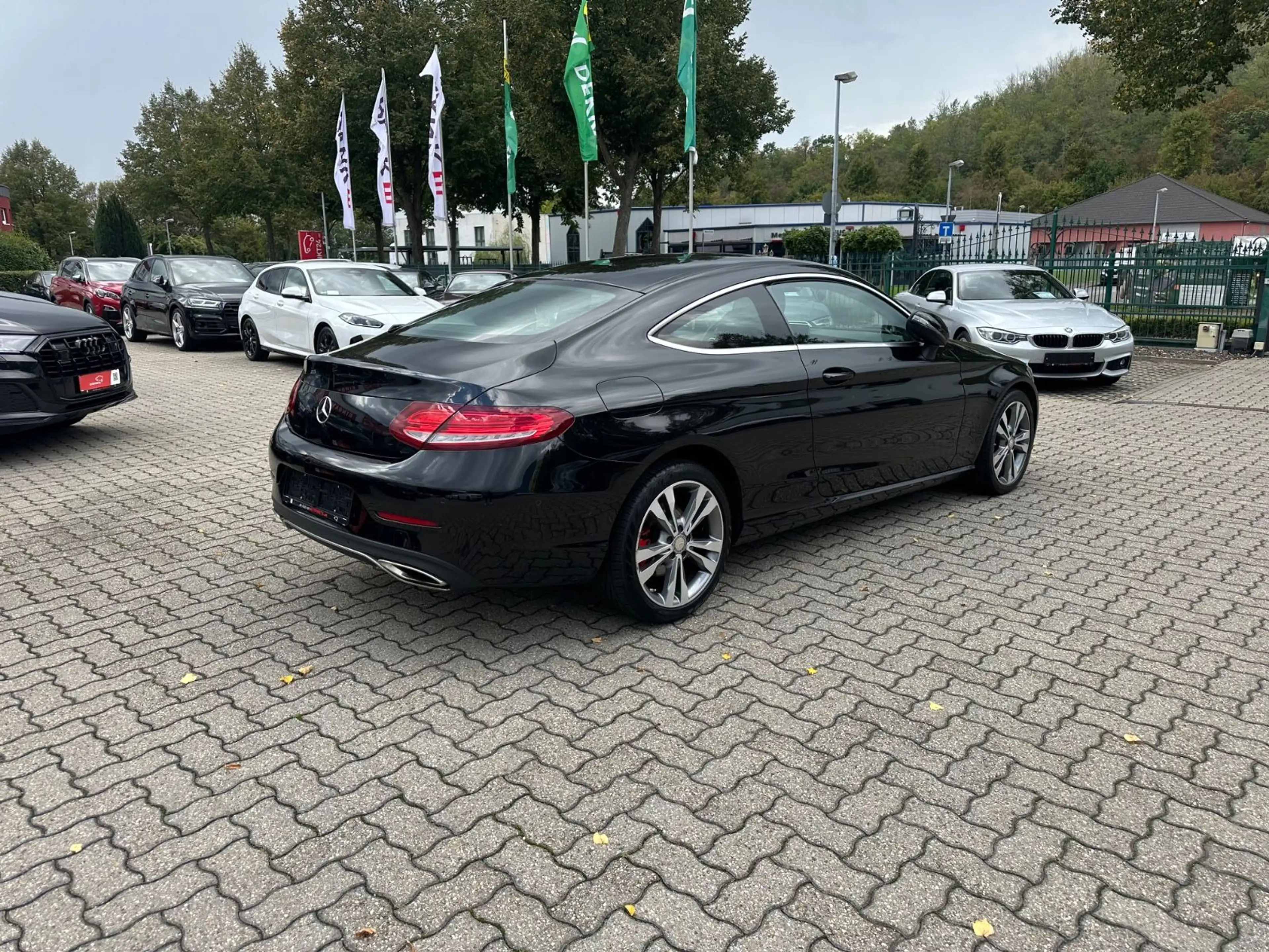 Mercedes-Benz C 200 Coupe Aut. 2.Hd Navi LED Kam SHZ Temp 18" — photo 2