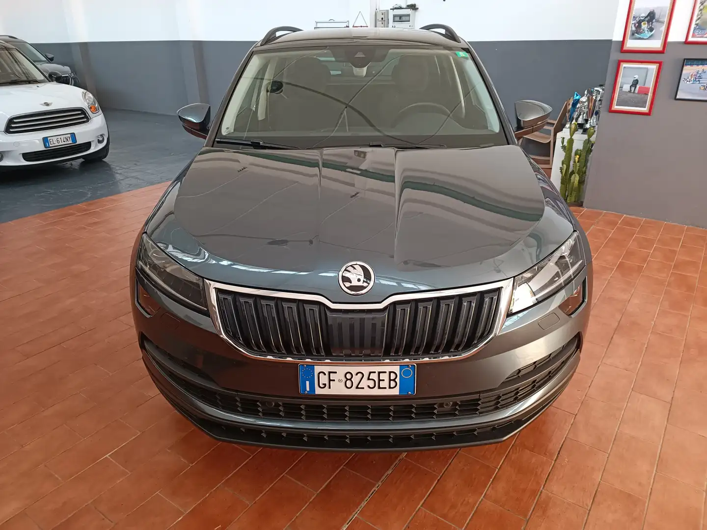 Skoda Karoq 2.0 tdi evo S-Tech 4x4 150cv dsg unico prop Grijs - 2