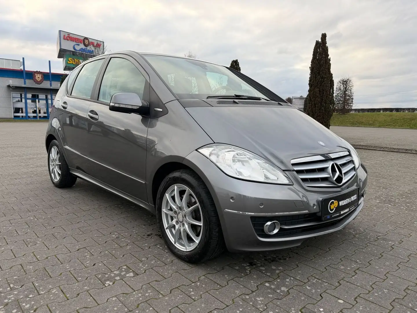 Mercedes-Benz A 200 CDI AUTOMATIK/LEDER/STZHZG/PARK-ASSIST/TEMP Grau - 2