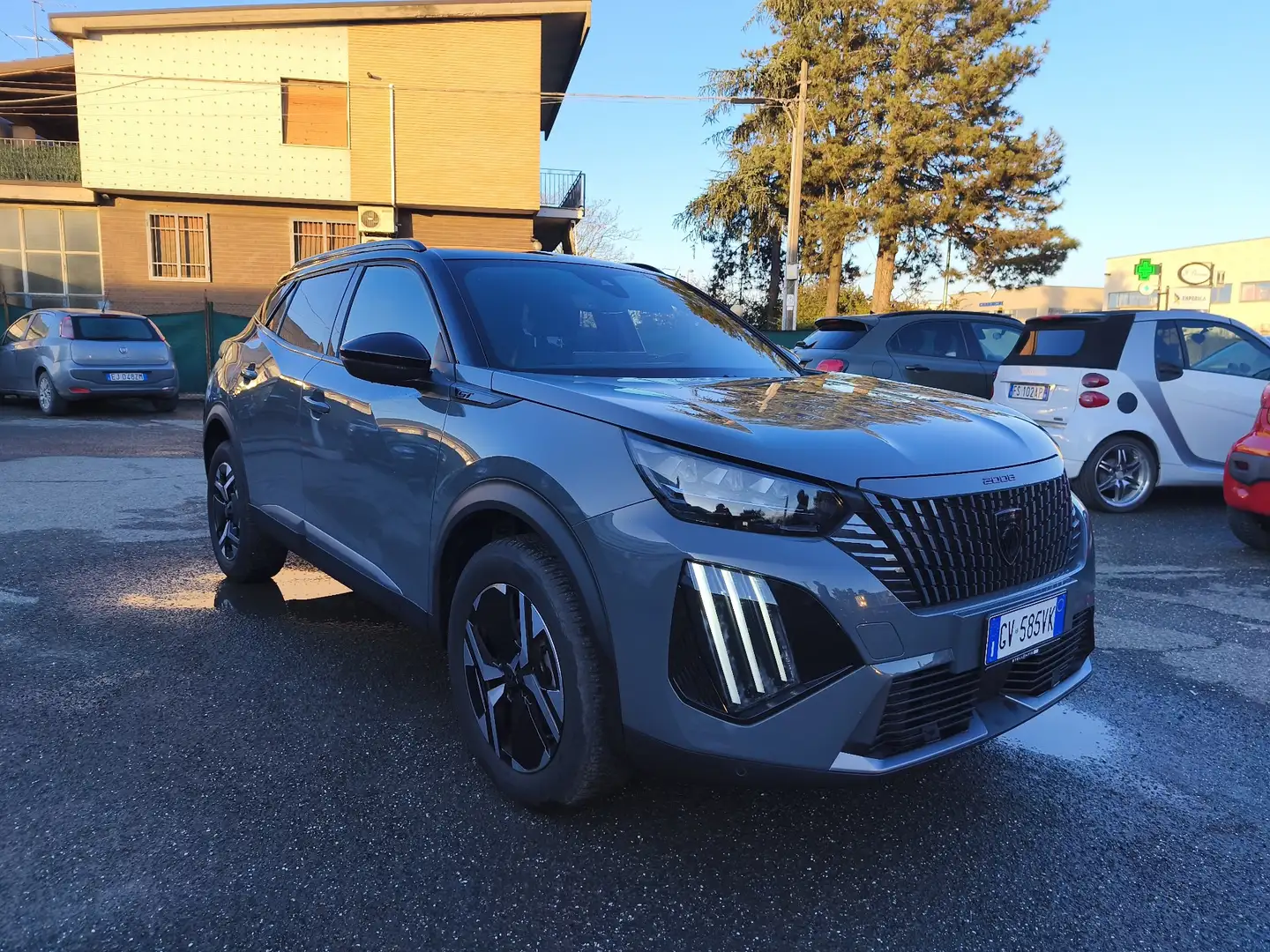Peugeot 2008 2008 II 2023 1.2 puretech GT s Grau - 2