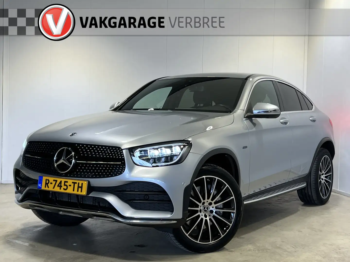 Mercedes-Benz GLC 300 Coupé 300e 4MATIC Business Solution AMG | Navigati Grijs - 1