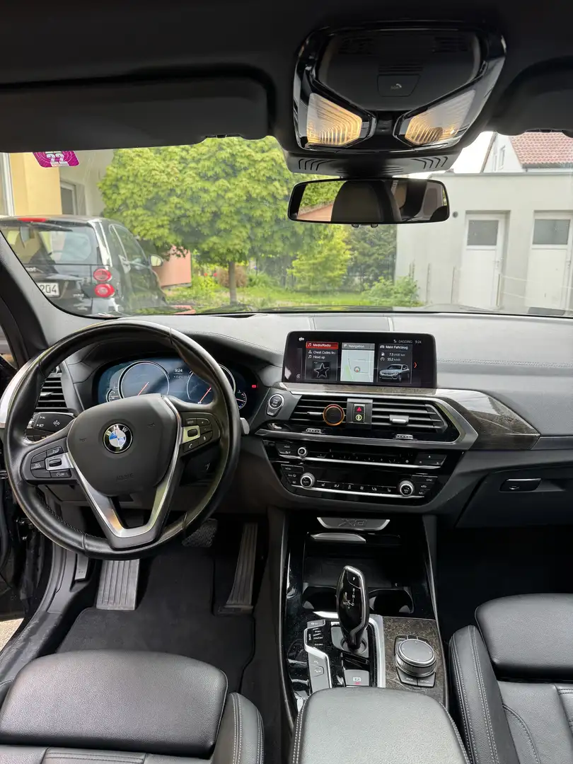 BMW X3 xDrive 30 d Luxury Line Schwarz - 2