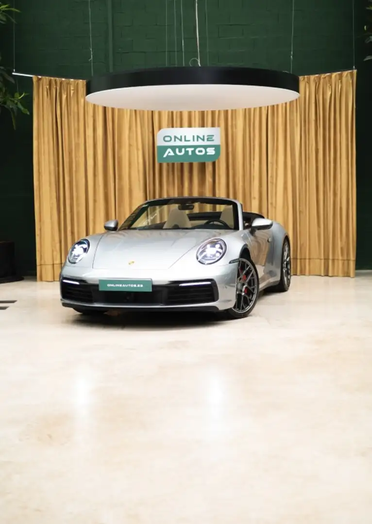 Porsche 992 Carrera 4S Cabriolet siva - 1