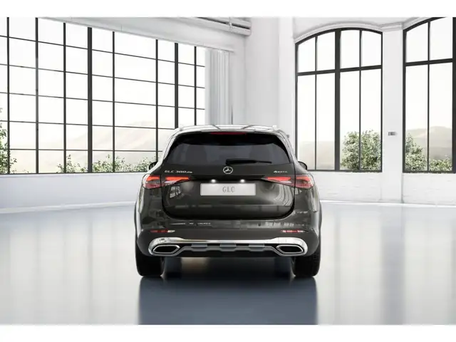Mercedes-Benz GLC view 6